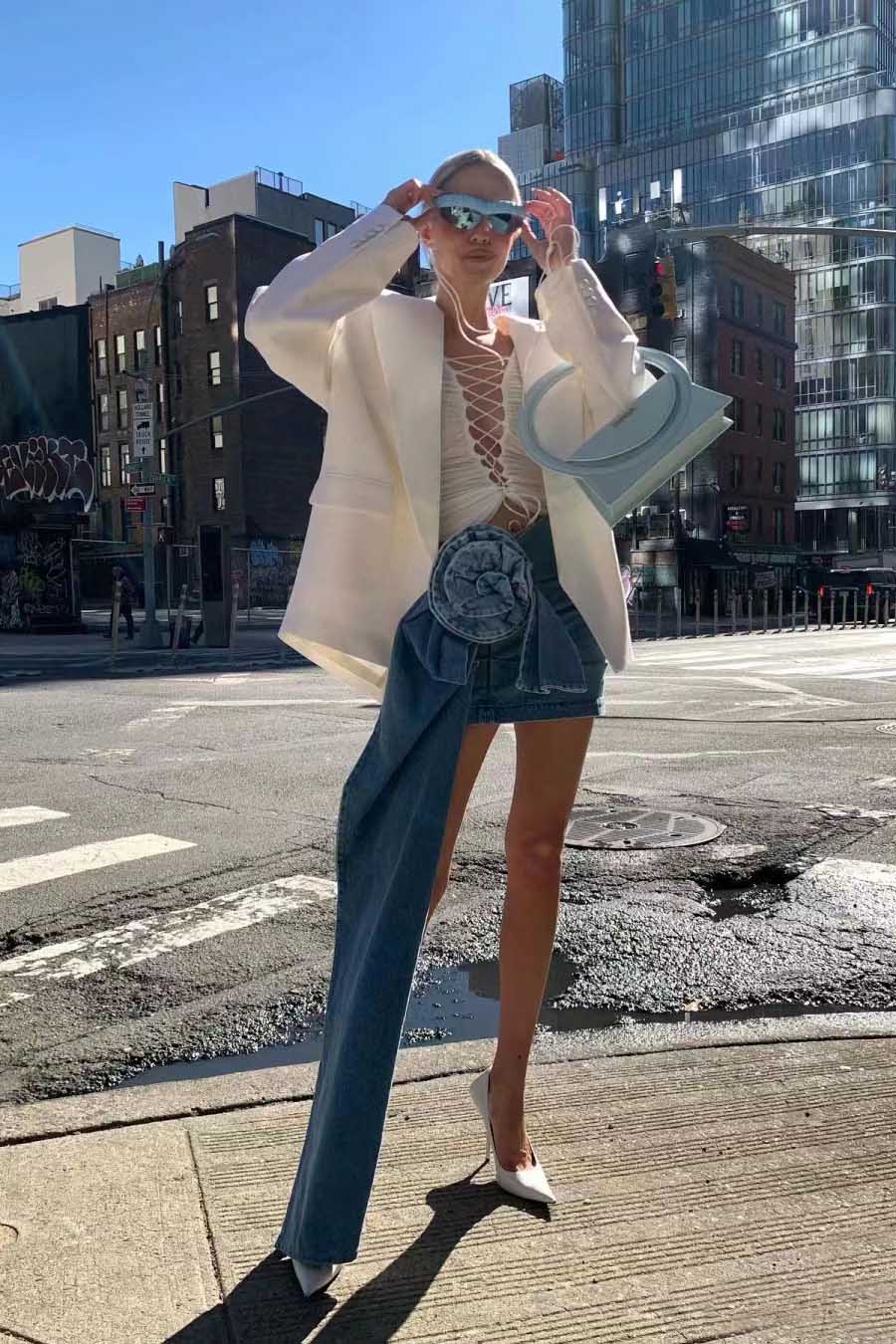 Jupe Denim Asymétrique avec Fleur Sculptée - Mini Jupe Avant-Garde-Mini Skirt-Marais Paris-Marais Paris