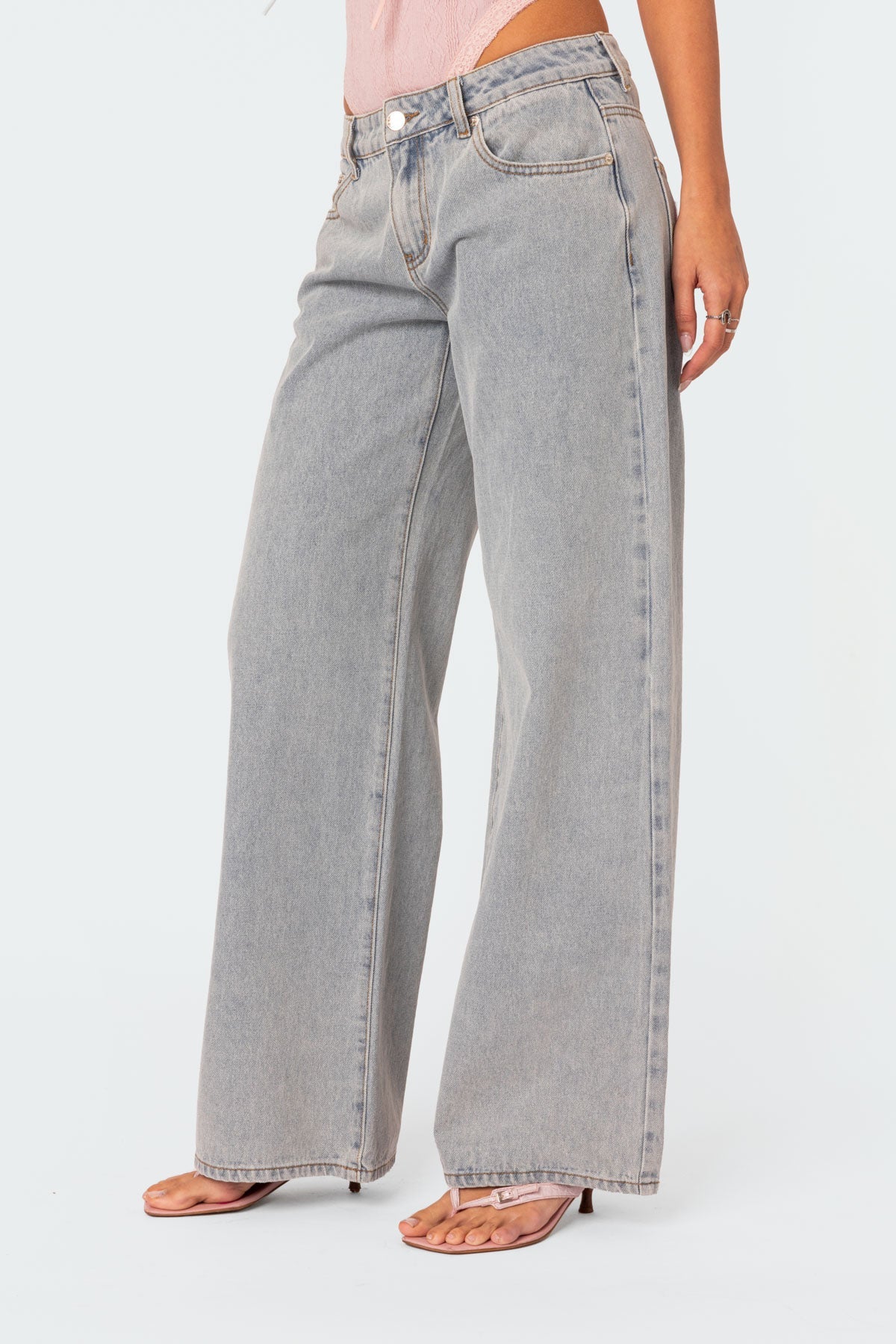 Jean Femme Délavé Coupe Large – Nœuds Brodés Arrière, Marais Paris-83512-58af66d9-17bb-4c3a-bf2b-07cbd157185f