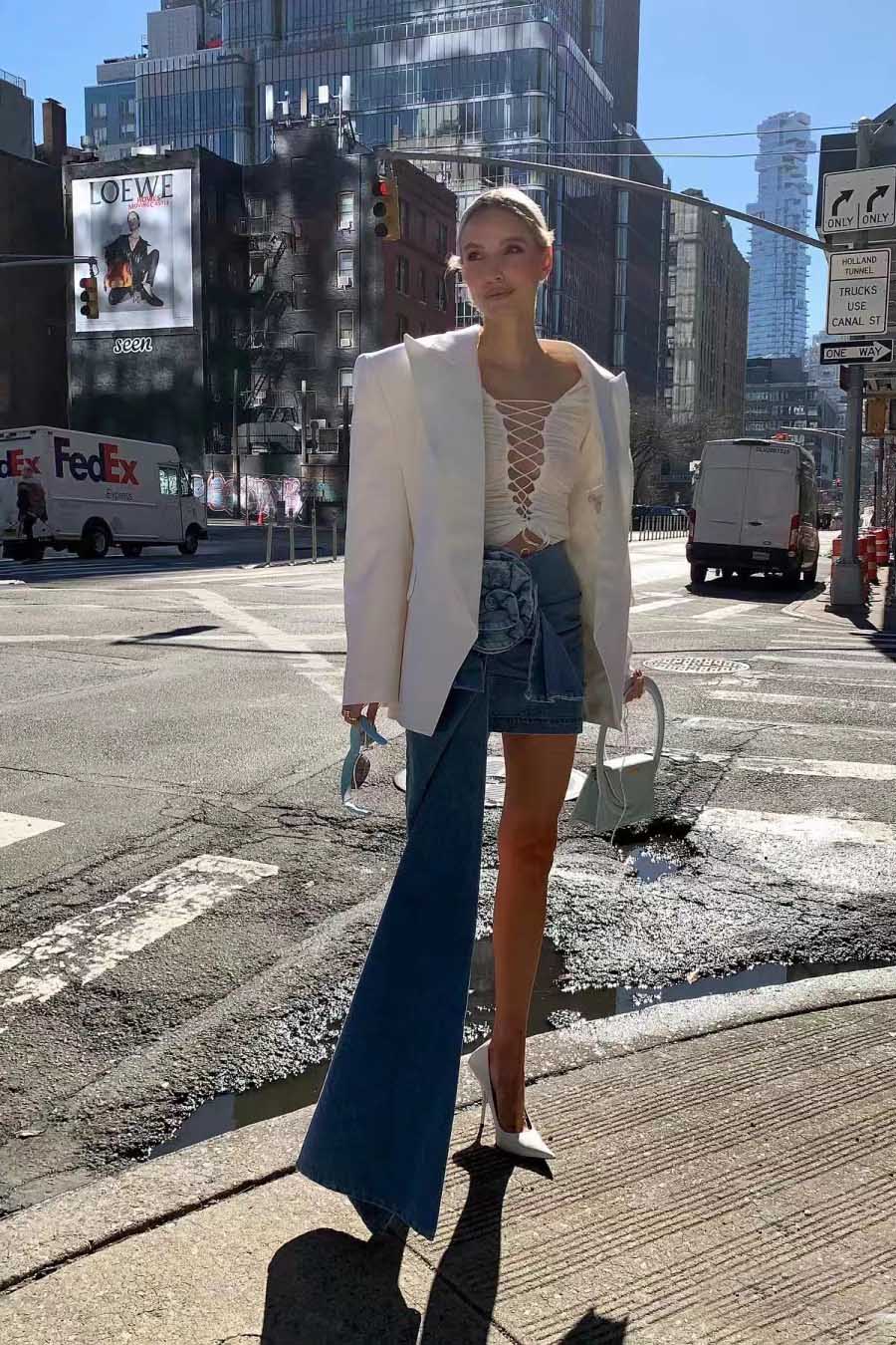 Jupe Denim Asymétrique avec Fleur Sculptée - Mini Jupe Avant-Garde-Mini Skirt-Marais Paris-Marais Paris