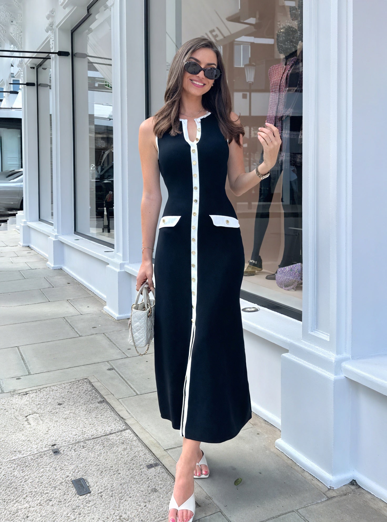 Robe Midi Boutonnée Femme - Coupe Ajustée, Sans Manches-autumn collection-Marais Paris-Marais Paris