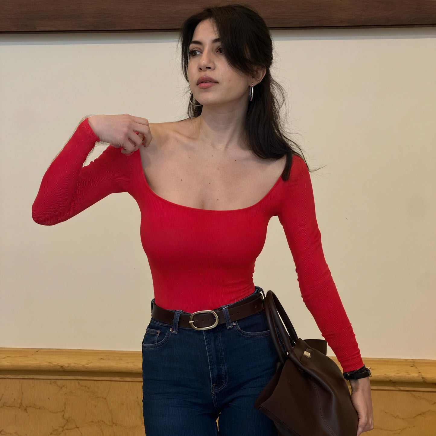 Haut à Manches Longues Femme - Coupe Ajustée, Encolure Dégagée-Marais Paris-Rouge-S-Marais Paris