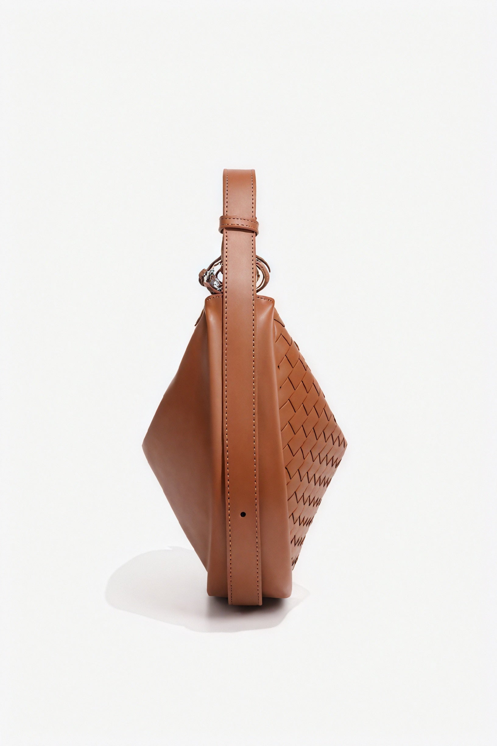 Sac Croissant Tissé - Bandoulière Réglable, Design Élégant-Bags-Marais Paris-Marais Paris