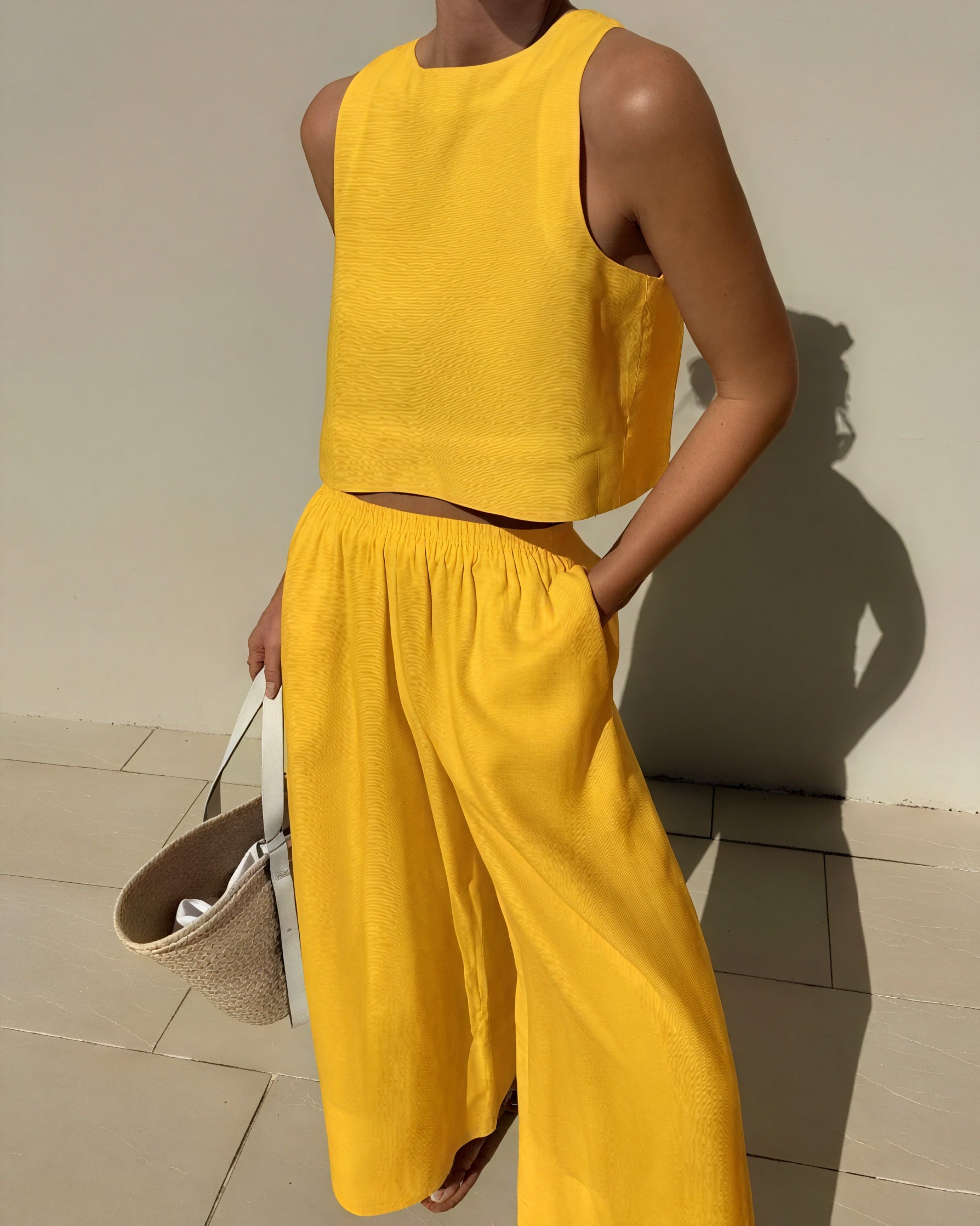 Top & Pantalon Ensemble - Chic, Confortable, Minimaliste-Pants-Marais Paris-Jaune-S-Marais Paris