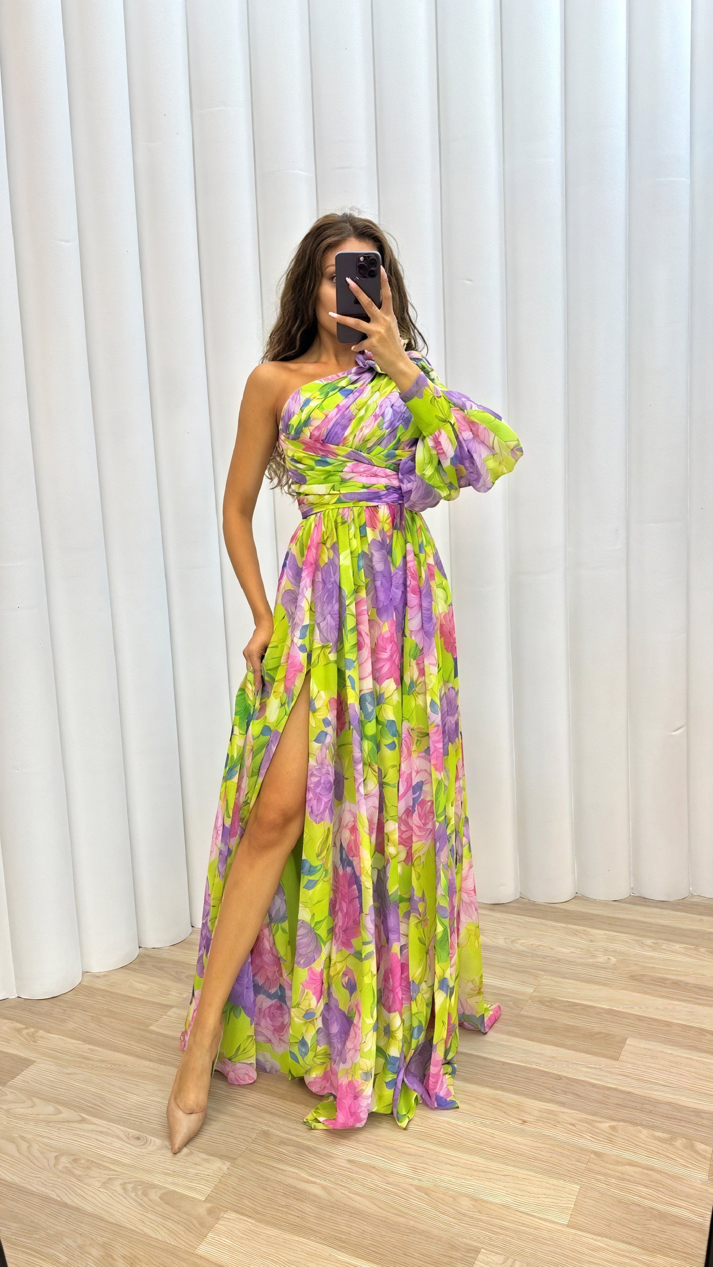 Robe Longue Asymétrique Imprimé Floral, Manche Volumineuse, Fente Haute-Marais Paris-Jaune-S-Marais Paris