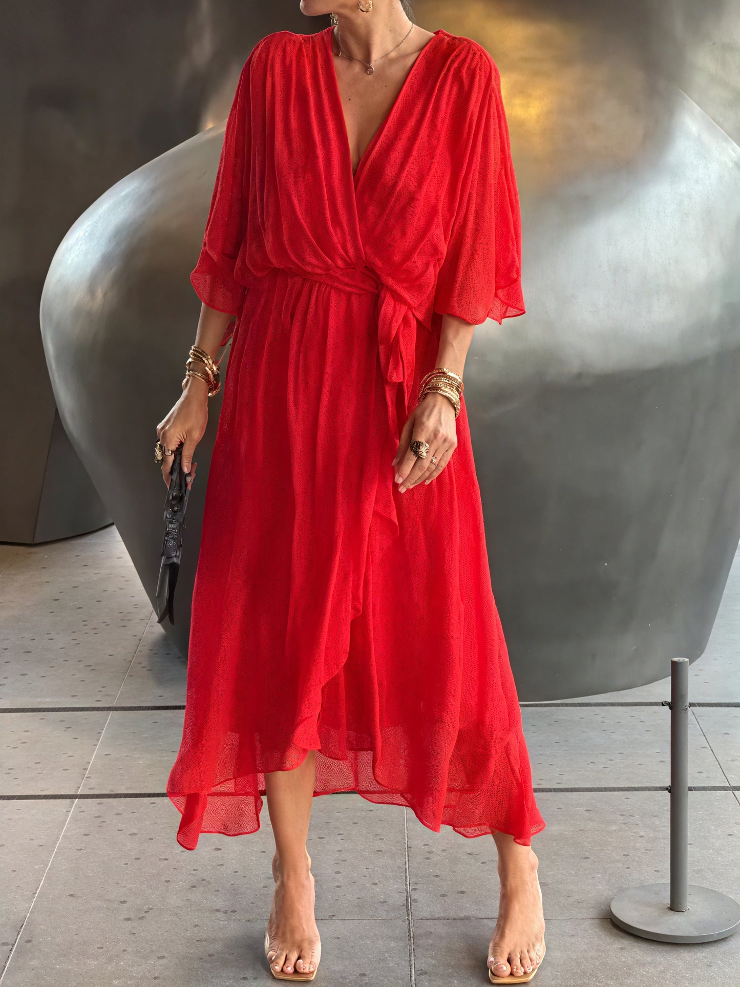 Robe Midi Fluide Coupe Enveloppante Décolleté V Manches Amples-Marais Paris-Rouge-XS-Marais Paris