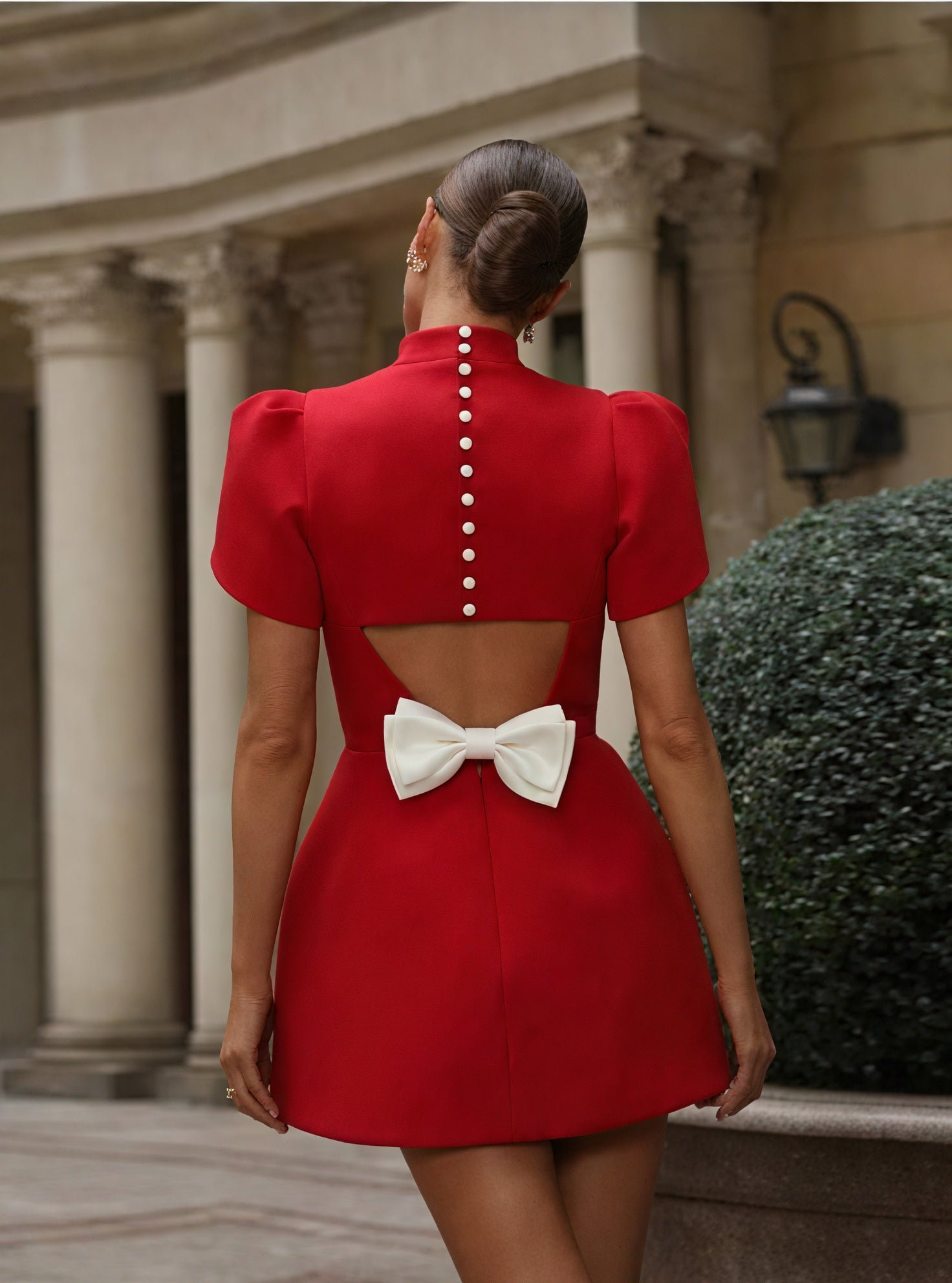 Robe Courte Élégante, Coupe Moderne, Idéale Soirées et Événements-Dresses-Marais Paris-Marais Paris