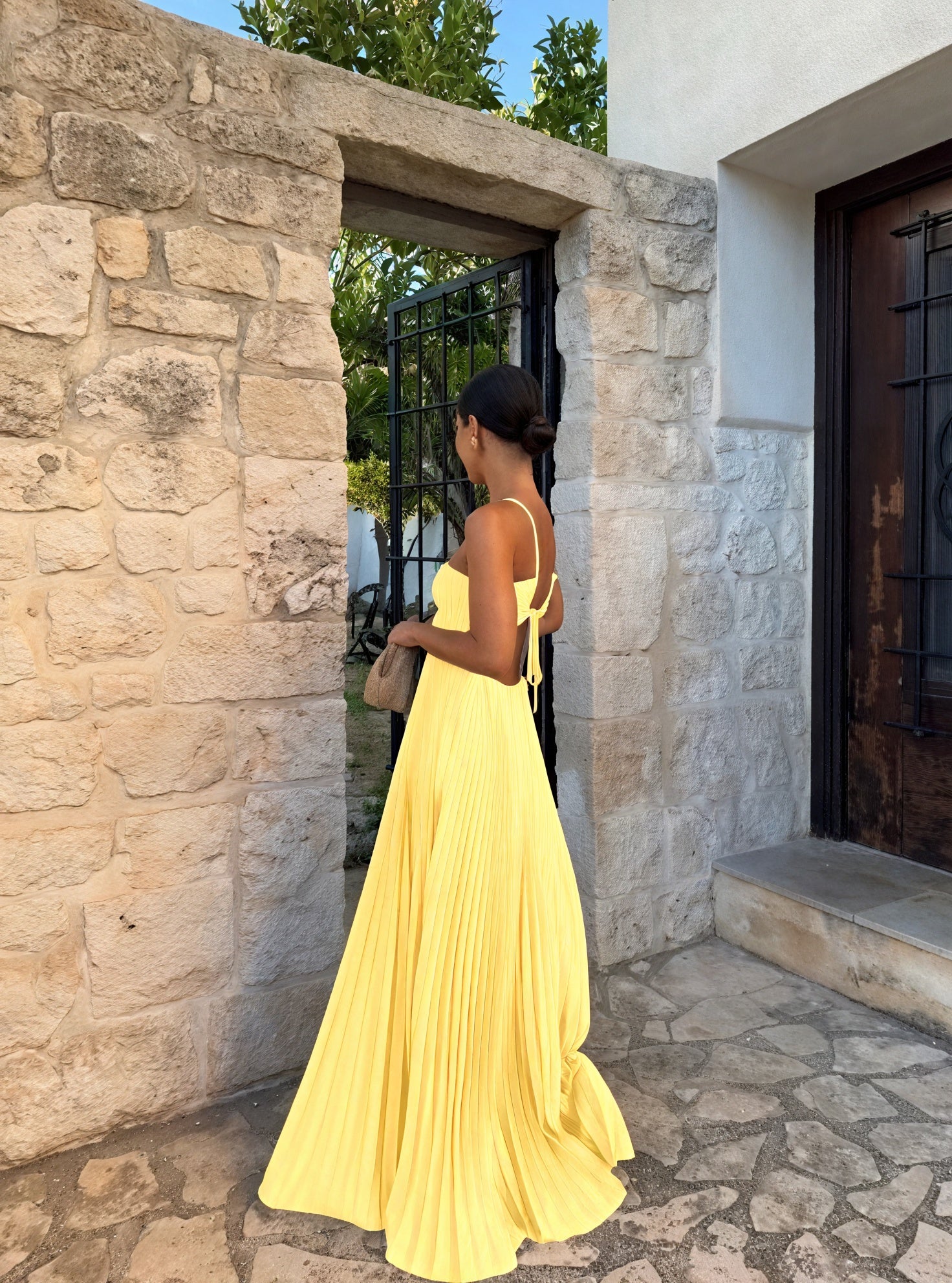 Robe Maxi Élégante avec Découpes et Jupe Plissée-Dresses-Marais Paris-Marais Paris