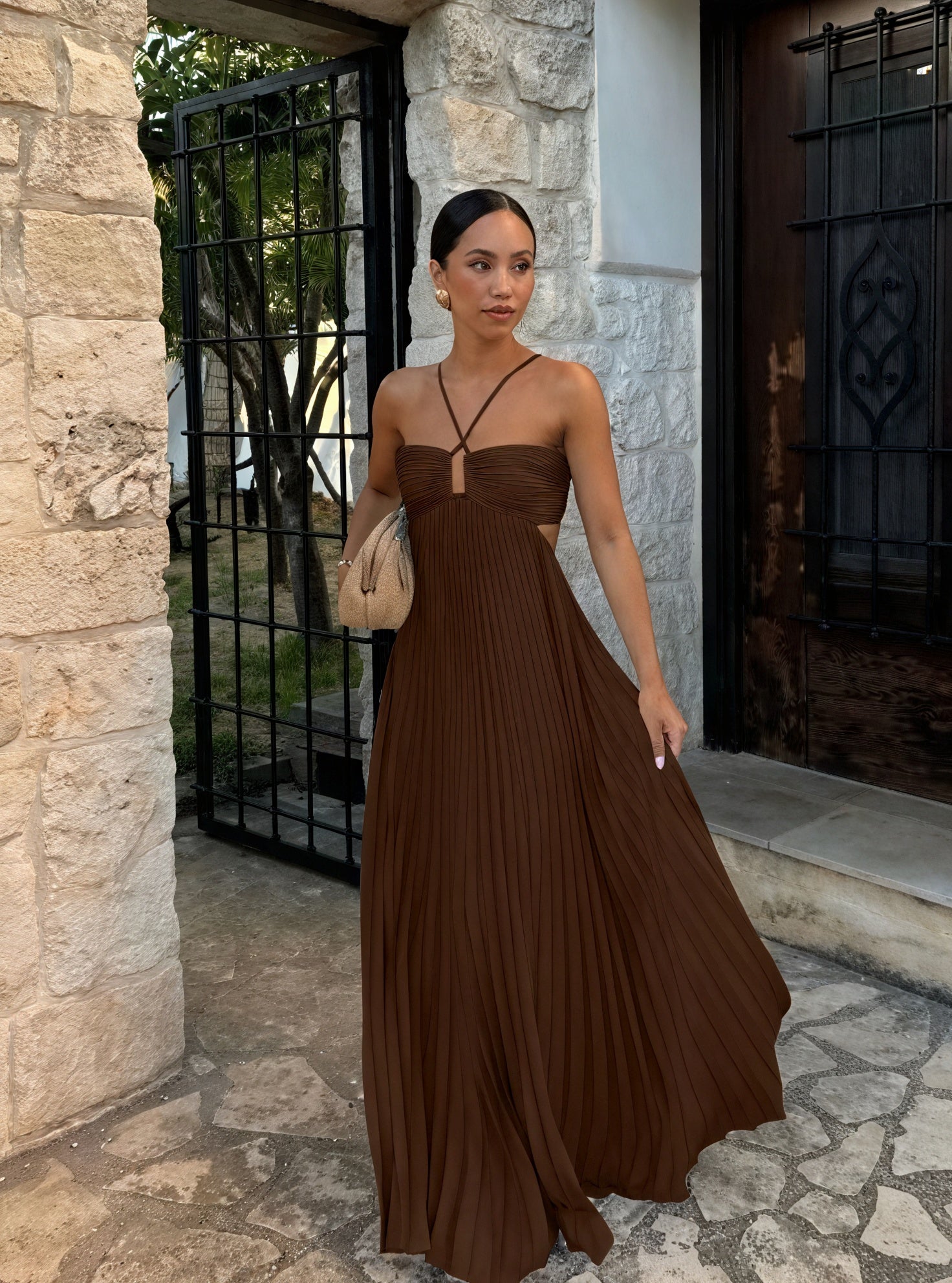 Robe Maxi Élégante avec Découpes et Jupe Plissée-Dresses-Marais Paris-Café-S-Marais Paris
