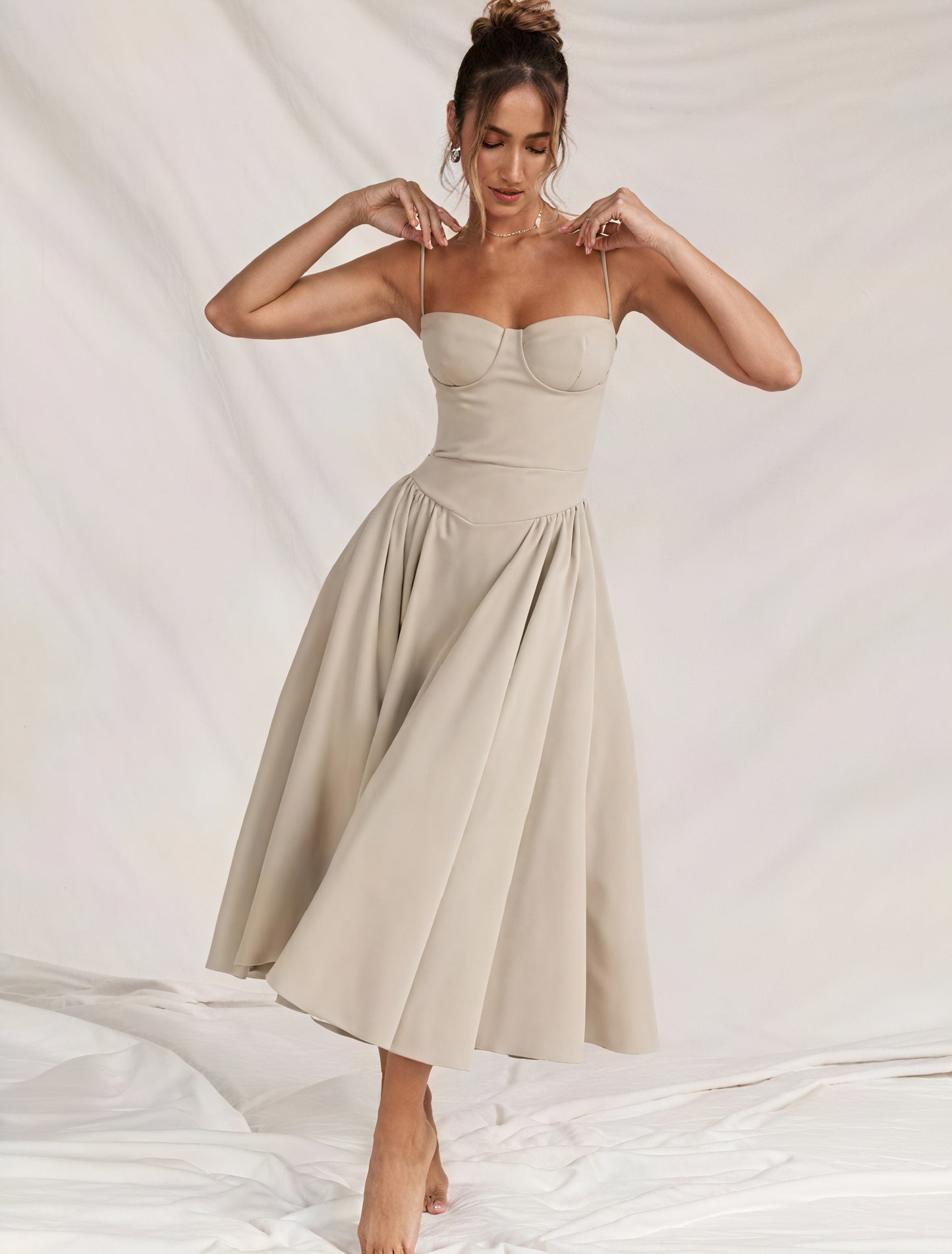 Robe Midi/Maxi Élégante – Corsage Structuré, Jupe Évasée-Dresses-Marais Paris-Beige-S-Marais Paris