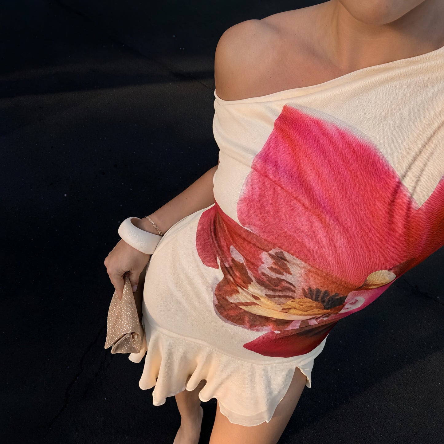 Robe Courte Florale Femme – Encolure Asymétrique, Style Moderne-83568-80d9cfc2-2ff1-45d9-936a-b23b97d470dd