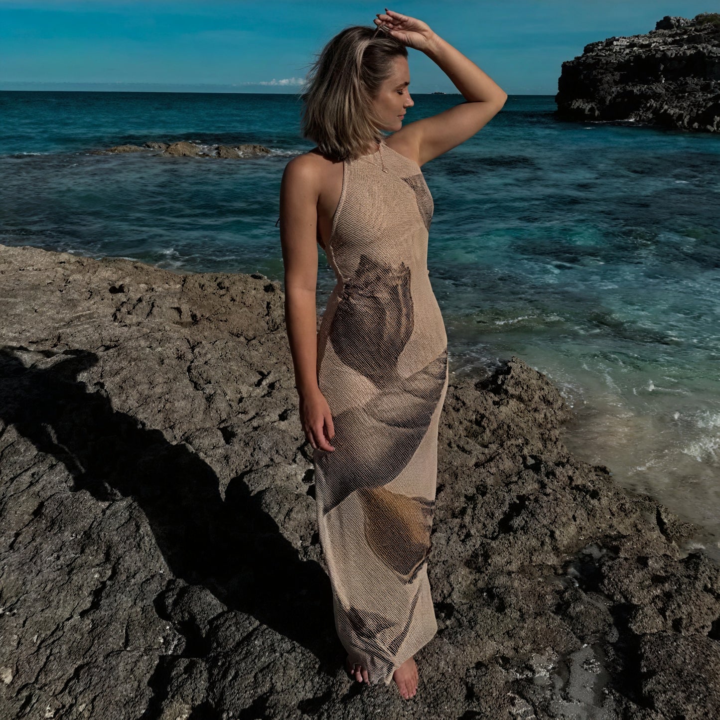 Robe Longue Femme – Col Halter, Imprimé Unique, Tissu Texturé Léger-83816-c102dc19-a8a1-4a7d-ad77-948b69298a8e