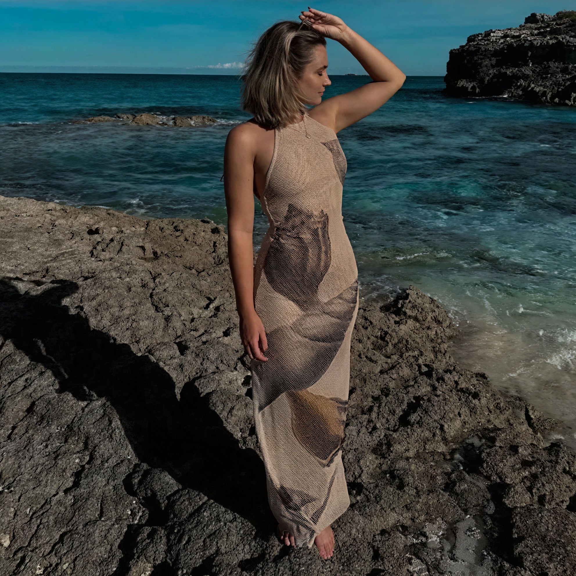 Robe Longue Femme – Col Halter, Imprimé Unique, Tissu Texturé Léger-83816-c102dc19-a8a1-4a7d-ad77-948b69298a8e