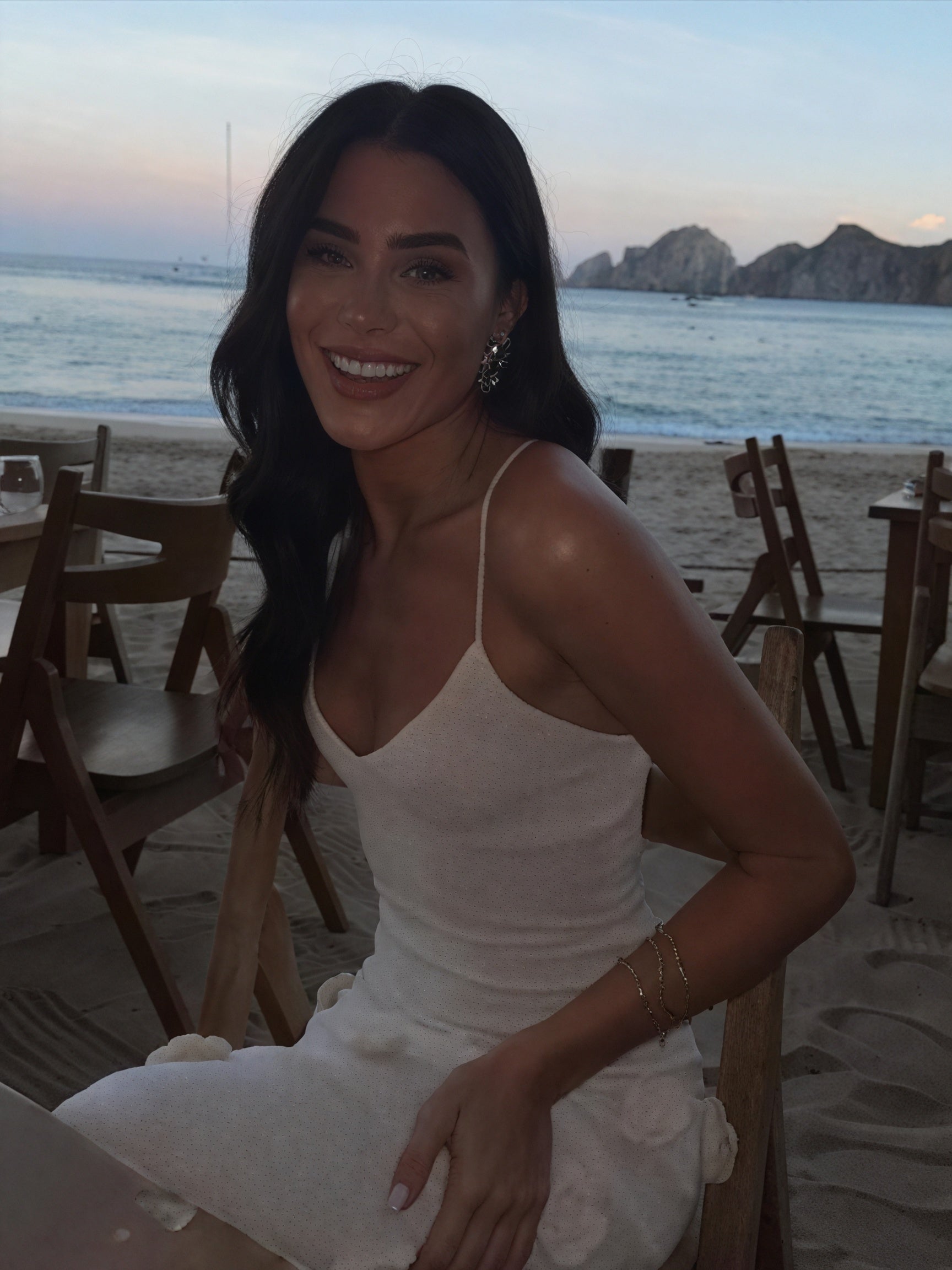 Robe Blanche Femme Bretelles Fines Broderies Florales Élégante-83821-4a7a0131-12e0-4905-b913-633da5f9fae2