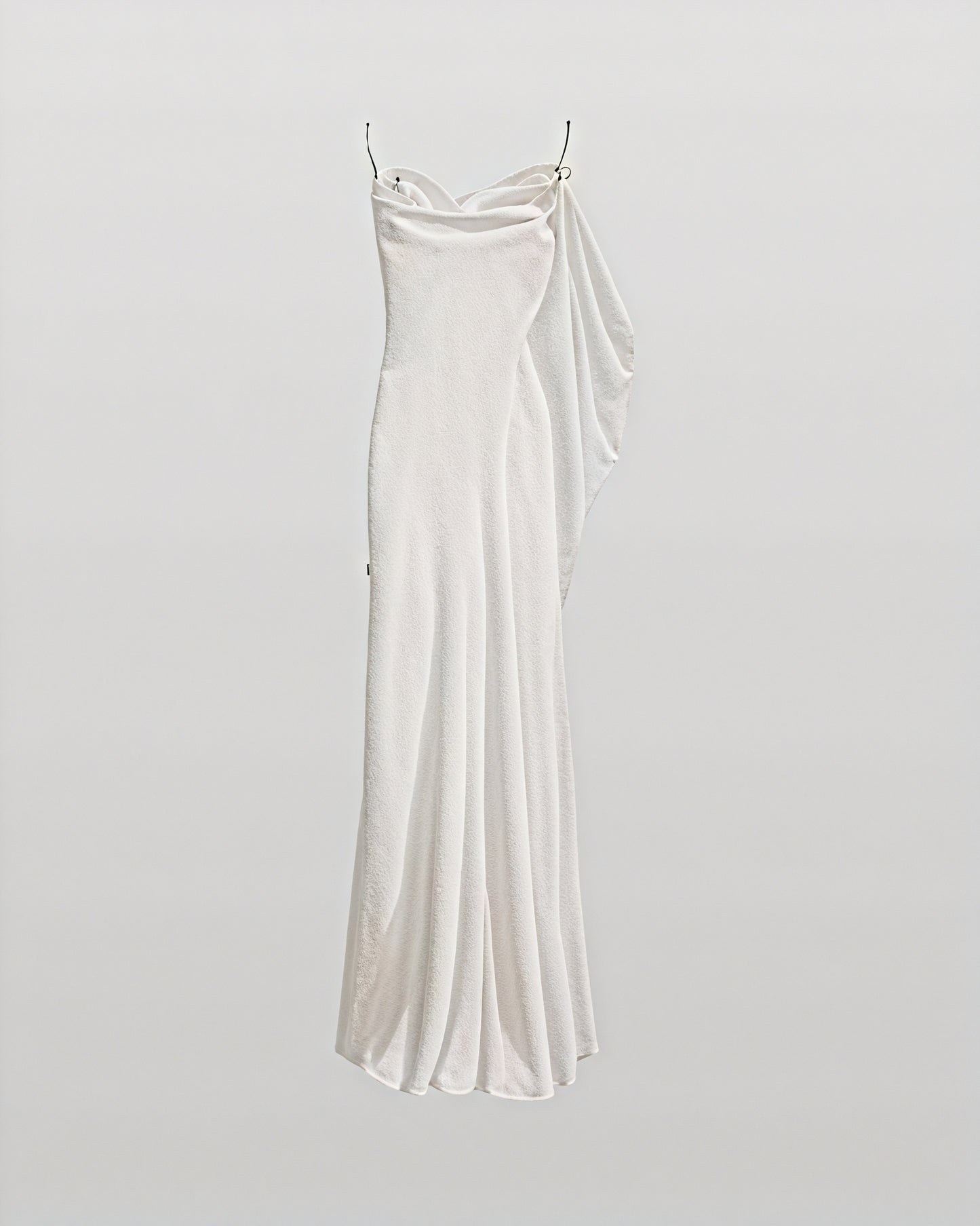 Robe Longue Femme – Satin, Décolleté Bénitier, Bretelles Fines, Élégante-83831-00001a11-524b-4c5f-a8c5-e37f59d26654