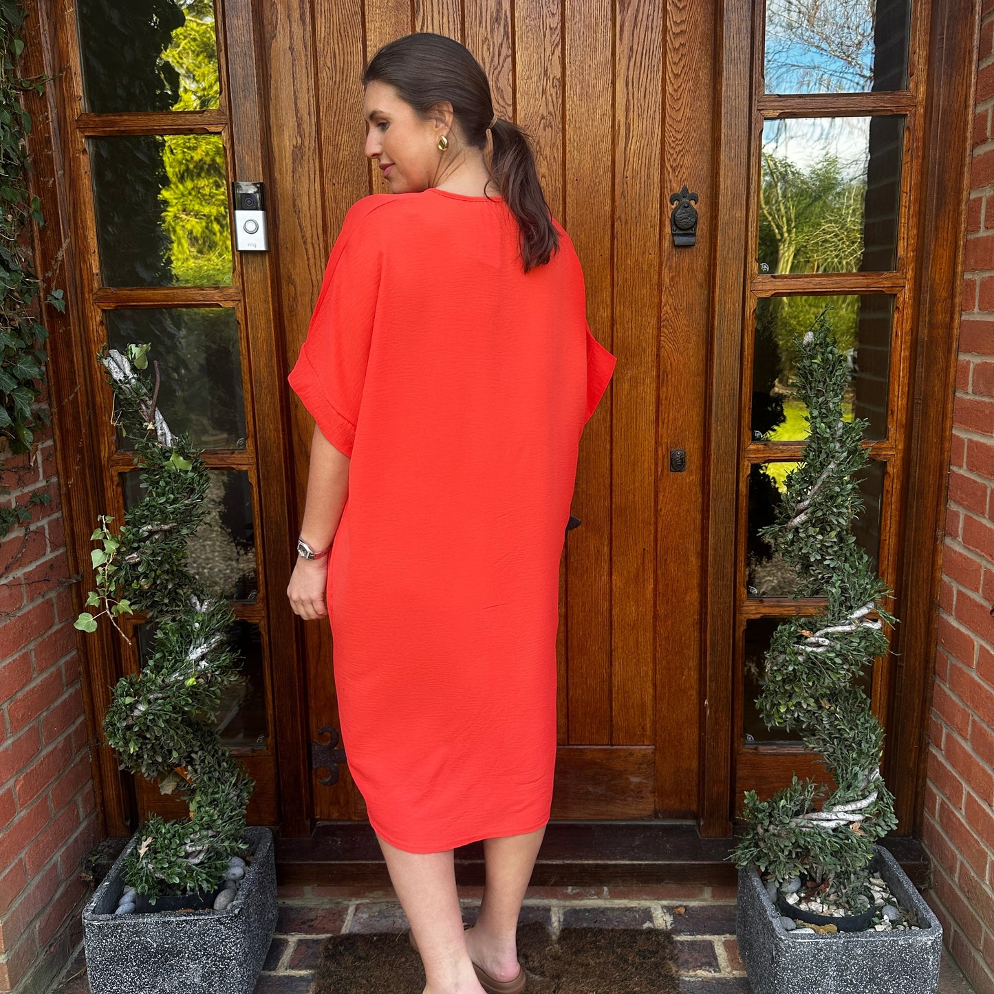 Robe Midi Détail Nœud Torsadé Manches Courtes-Belle Rose Fashion-Bellerose Fashion
