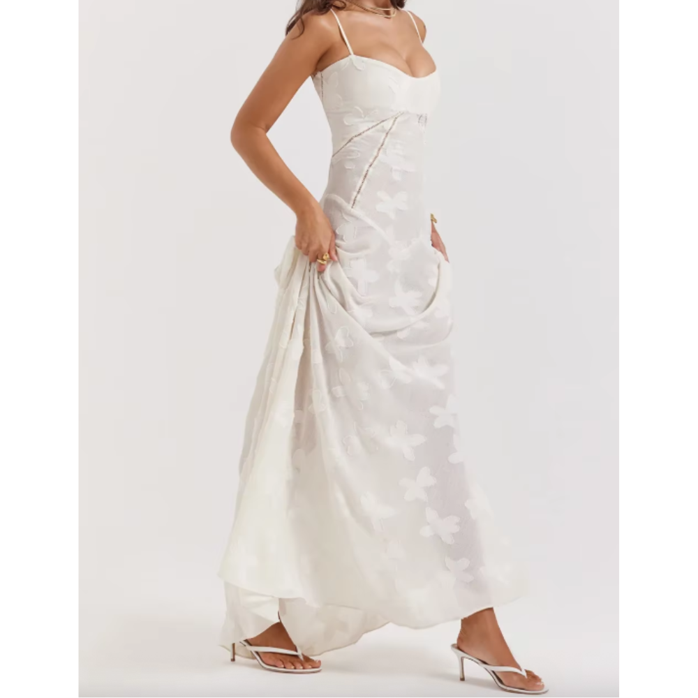 Robe Longue Silhouette Divine – Élégance Intemporelle