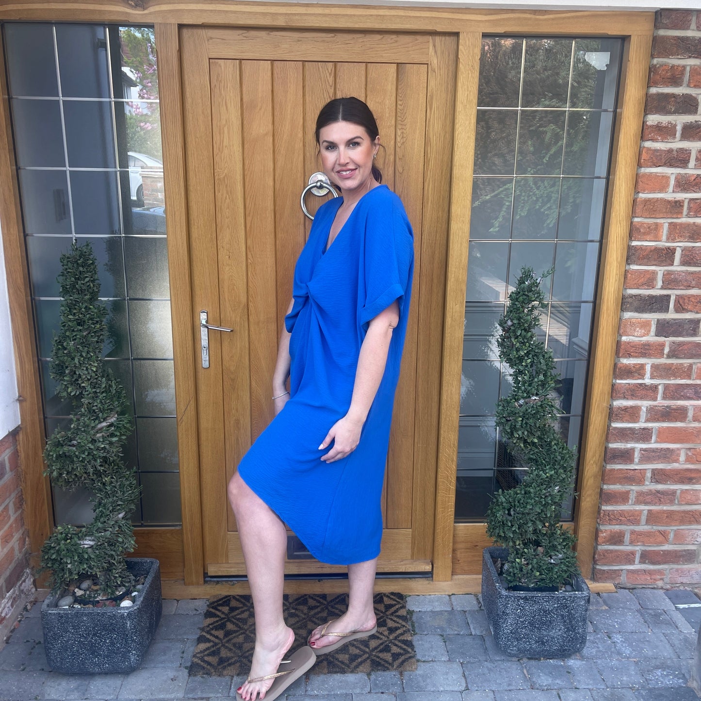 Robe Midi Détail Nœud Torsadé Manches Courtes-Belle Rose Fashion-Bellerose Fashion