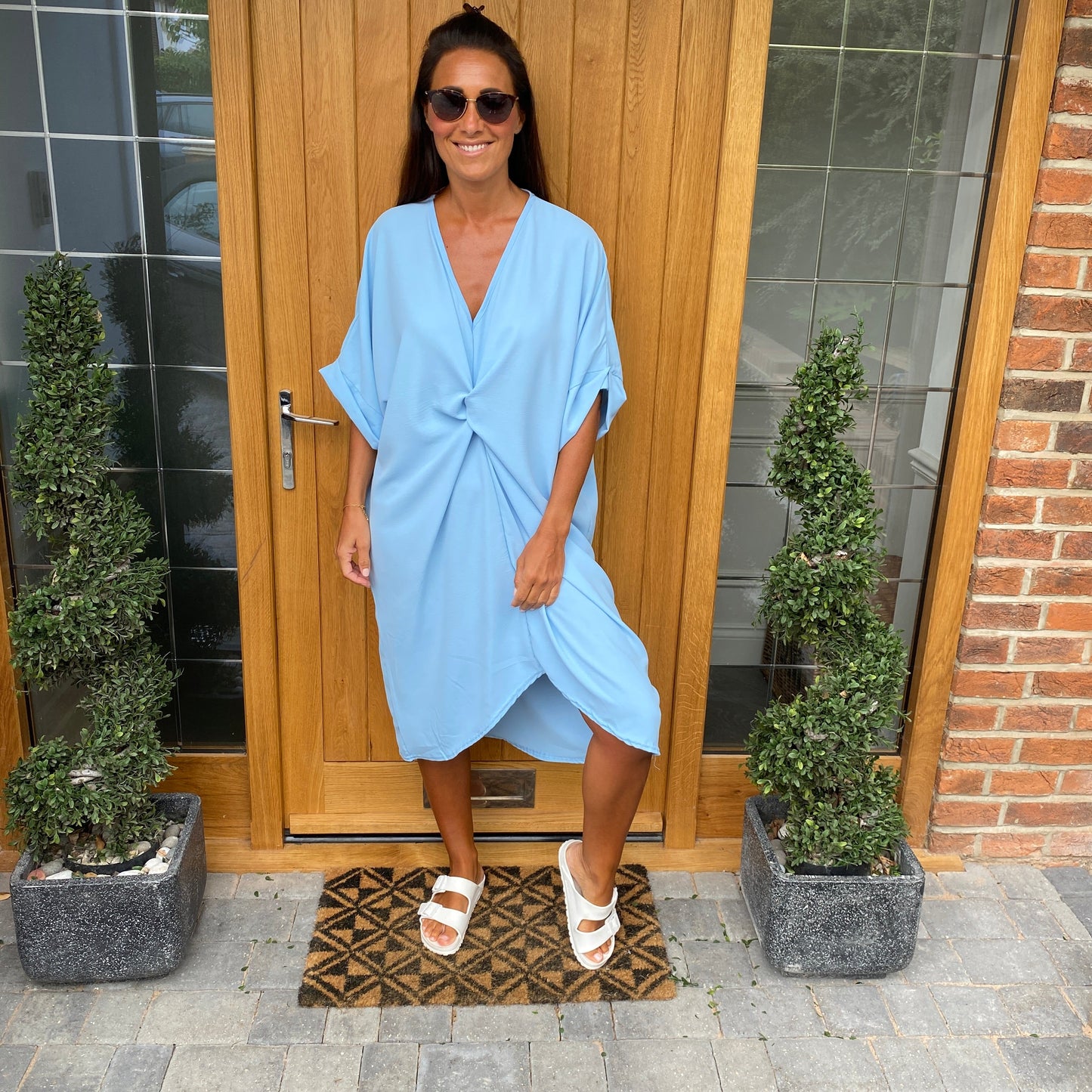 Robe Midi Détail Nœud Torsadé Manches Courtes-Belle Rose Fashion-Bellerose Fashion