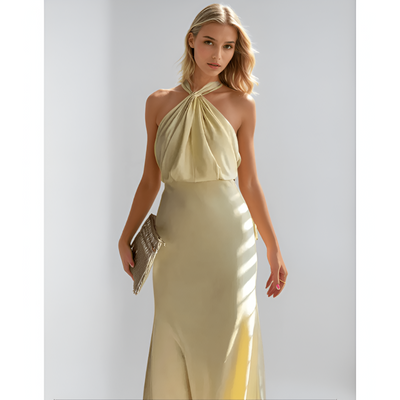 Robe Longue Satinée – Col Halter Élégant