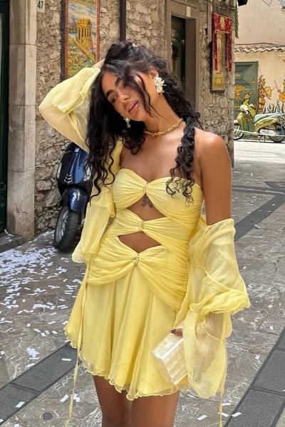 Robe Jaune Découpes Manches Transparentes