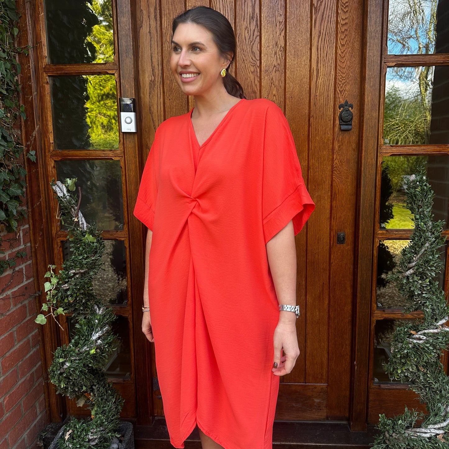 Robe Midi Détail Nœud Torsadé Manches Courtes-Belle Rose Fashion-Bellerose Fashion