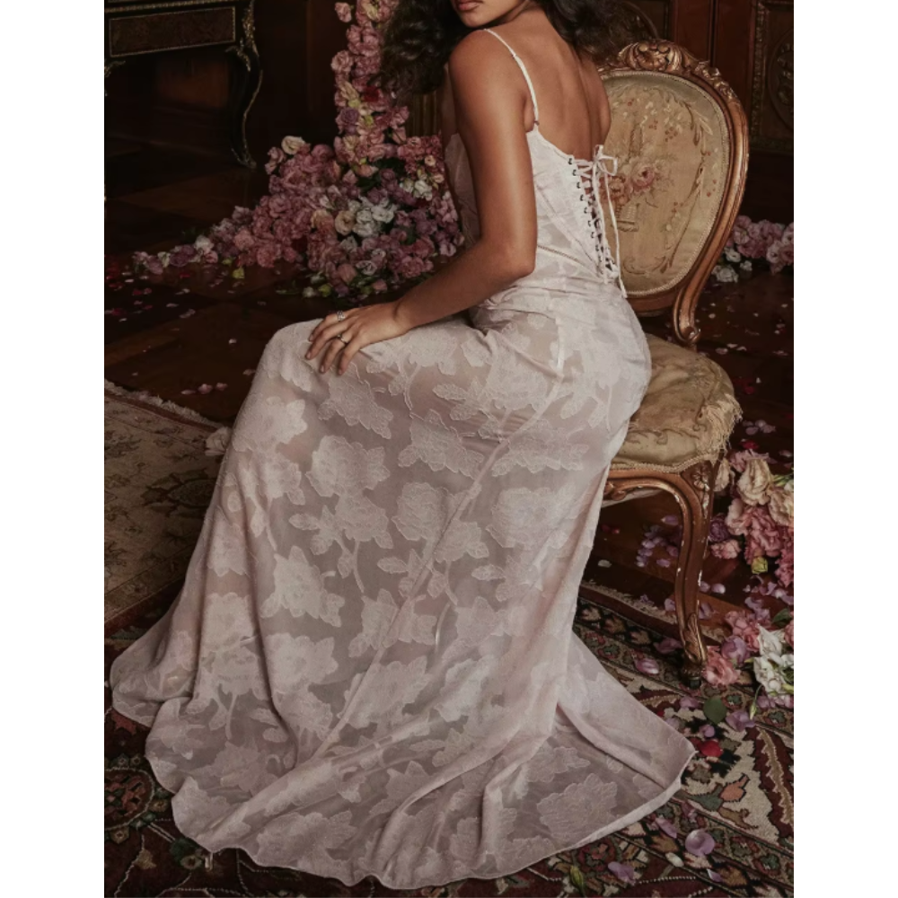 Robe Longue Silhouette Divine – Élégance Intemporelle
