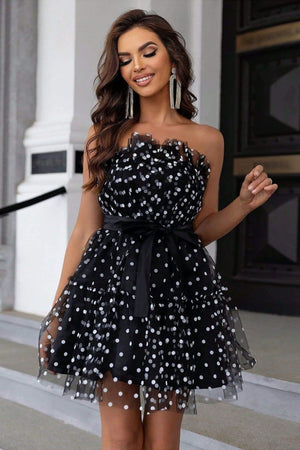 Robe à pois, sans bretelles, nœud satiné, jupe à volants-Dresses-Marais Paris-Marais Paris