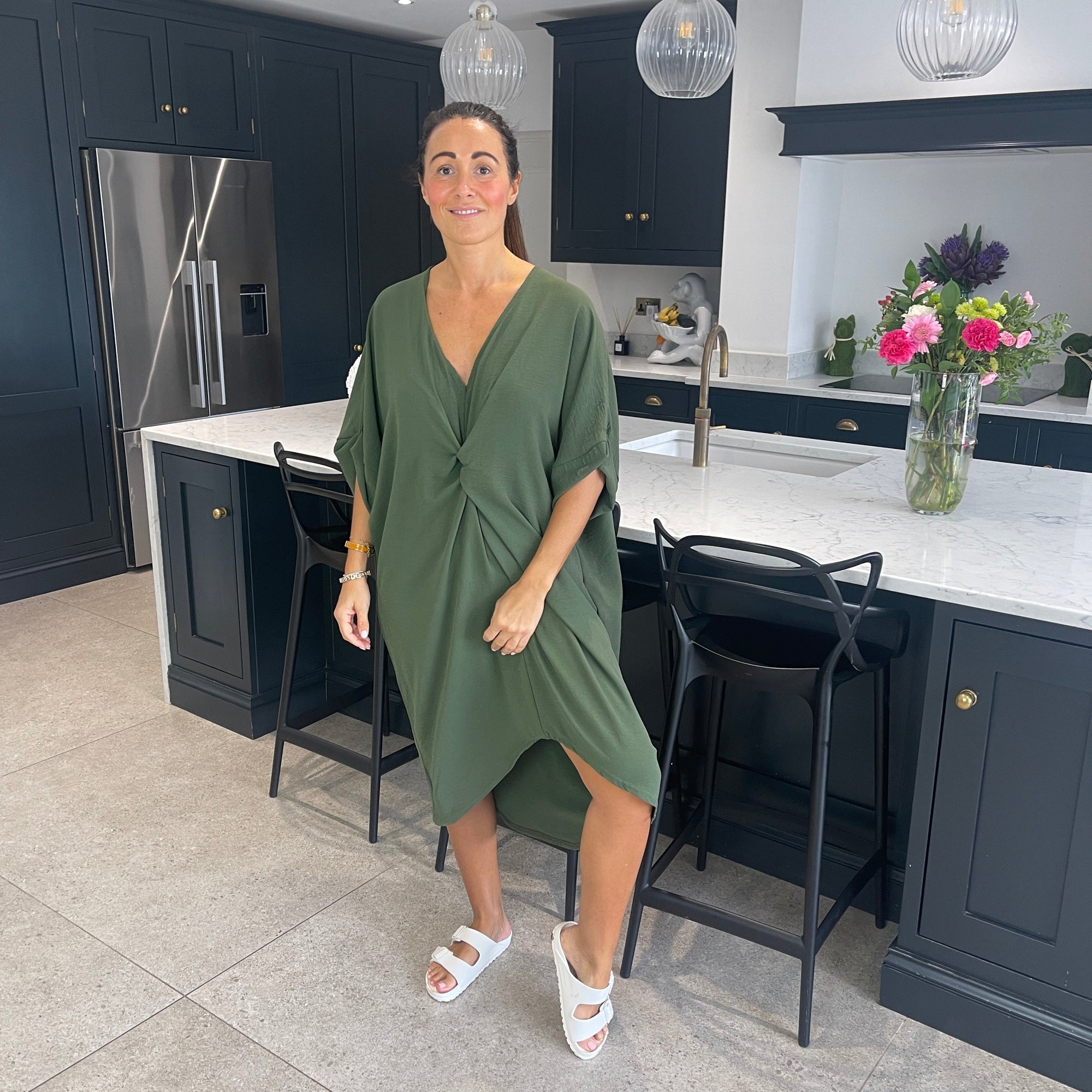 Robe Midi Détail Nœud Torsadé Manches Courtes-Belle Rose Fashion-Bellerose Fashion