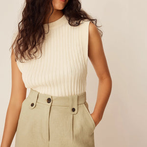 Haut Tricoté Sans Manches – Coupe Ajustée, Encolure Haute-Falling for Autumn-Marais Paris-Marais Paris