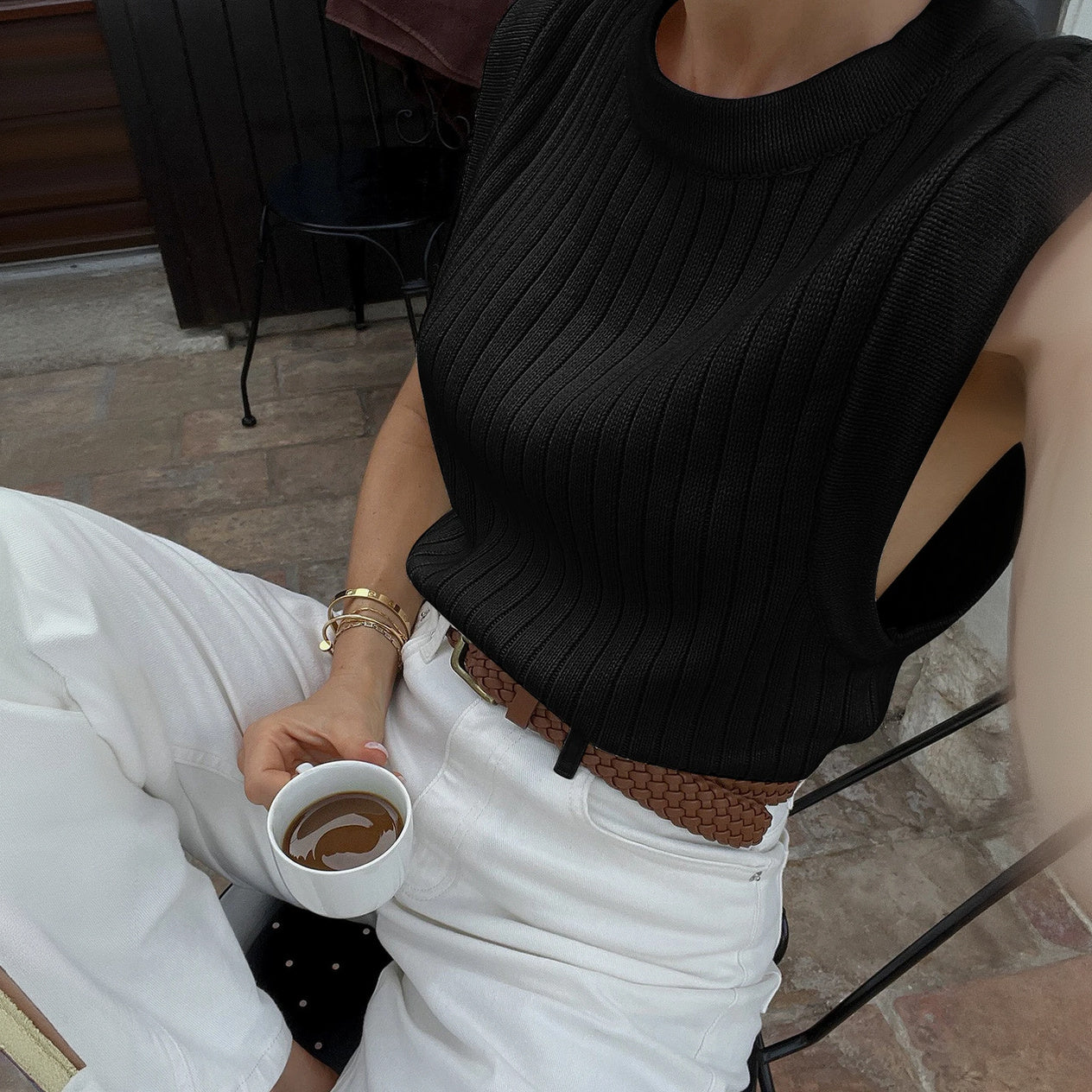 Haut Tricoté Sans Manches – Coupe Ajustée, Encolure Haute-Falling for Autumn-Marais Paris-Noir-XS-Marais Paris