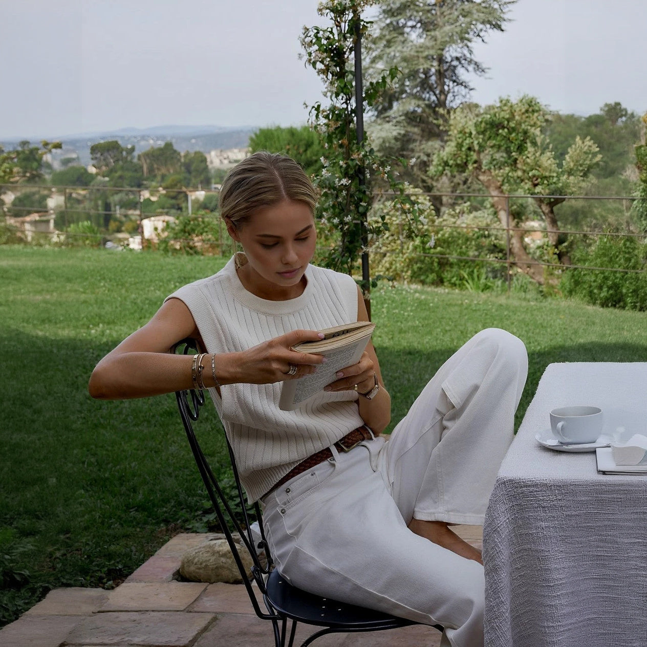 Haut Tricoté Sans Manches – Coupe Ajustée, Encolure Haute-Falling for Autumn-Marais Paris-Marais Paris