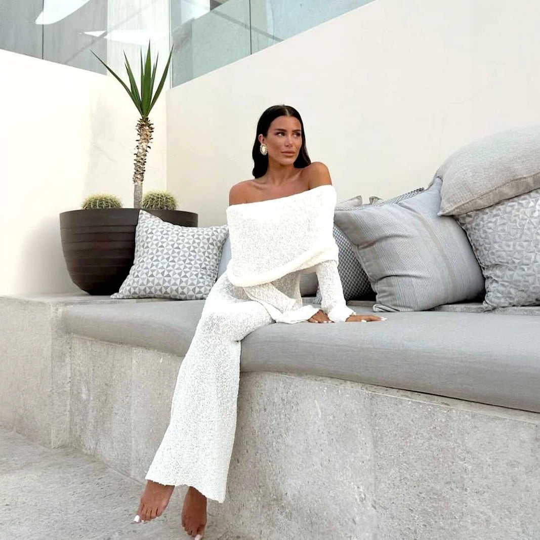 Robe Épaules Dénudées, Coupe Ajustée, Longues Manches, Style Glamour-marbella vibes-Marais Paris-Marais Paris