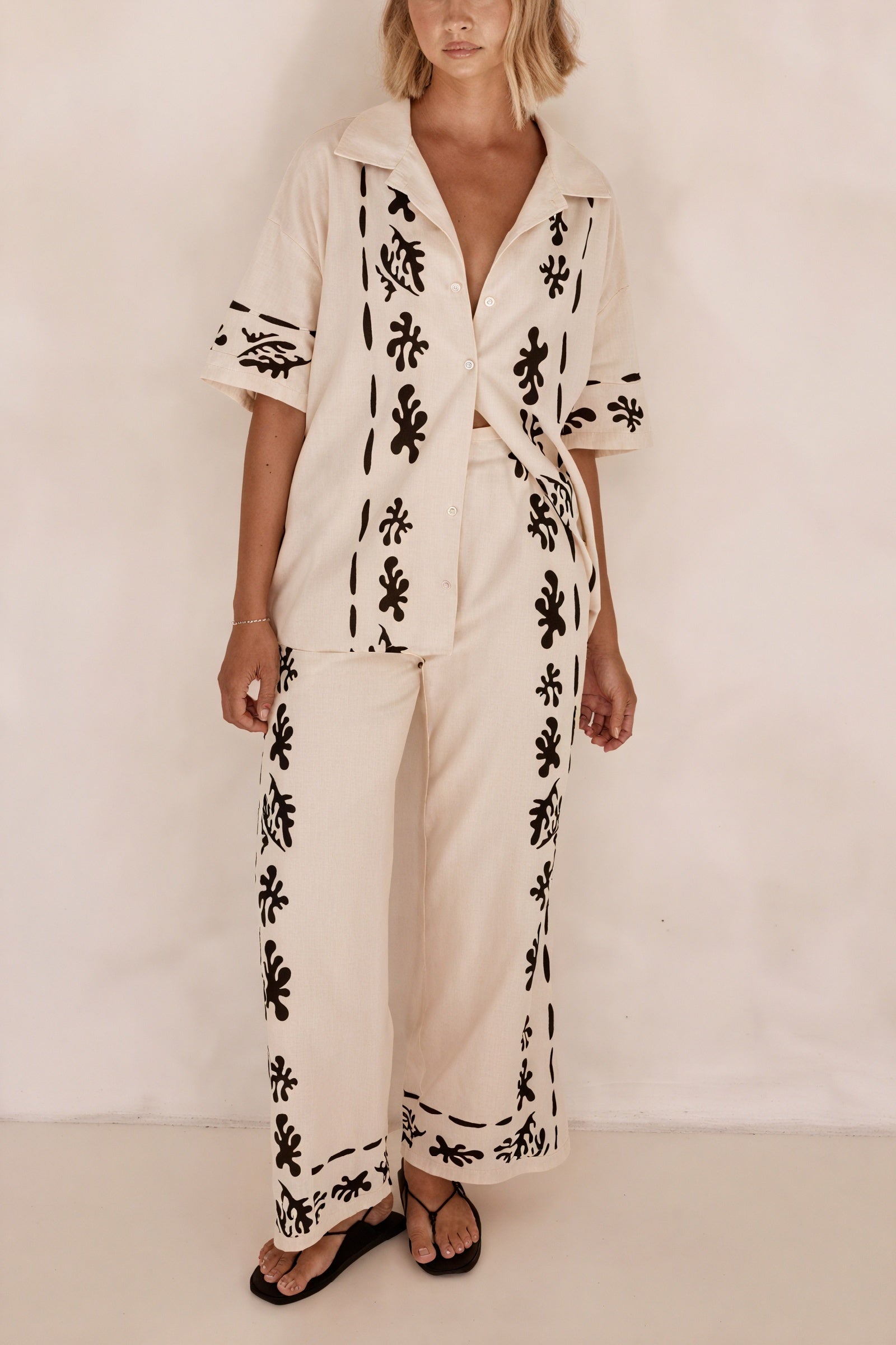 Ensemble de détente femme - Chemise boutonnée, Pantalon large-Sets-Marais Paris-CrèMe-S-Marais Paris
