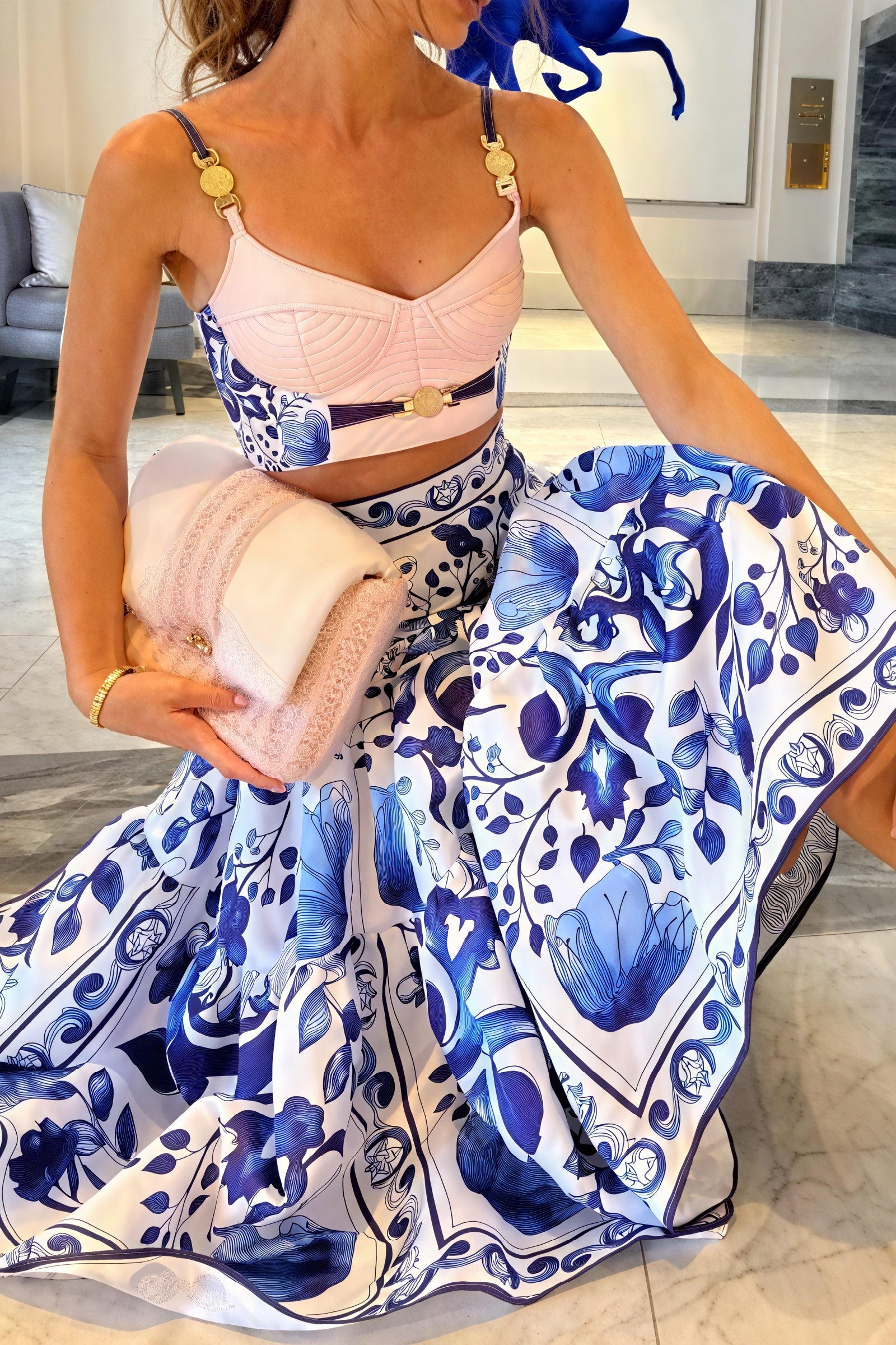 Ensemble Bustier et Jupe Midi – Élégant, Floral, Détails Dorés-Sets-Marais Paris-Bleu-S-Marais Paris