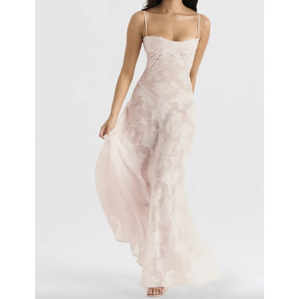 Robe Longue Silhouette Divine – Élégance Intemporelle