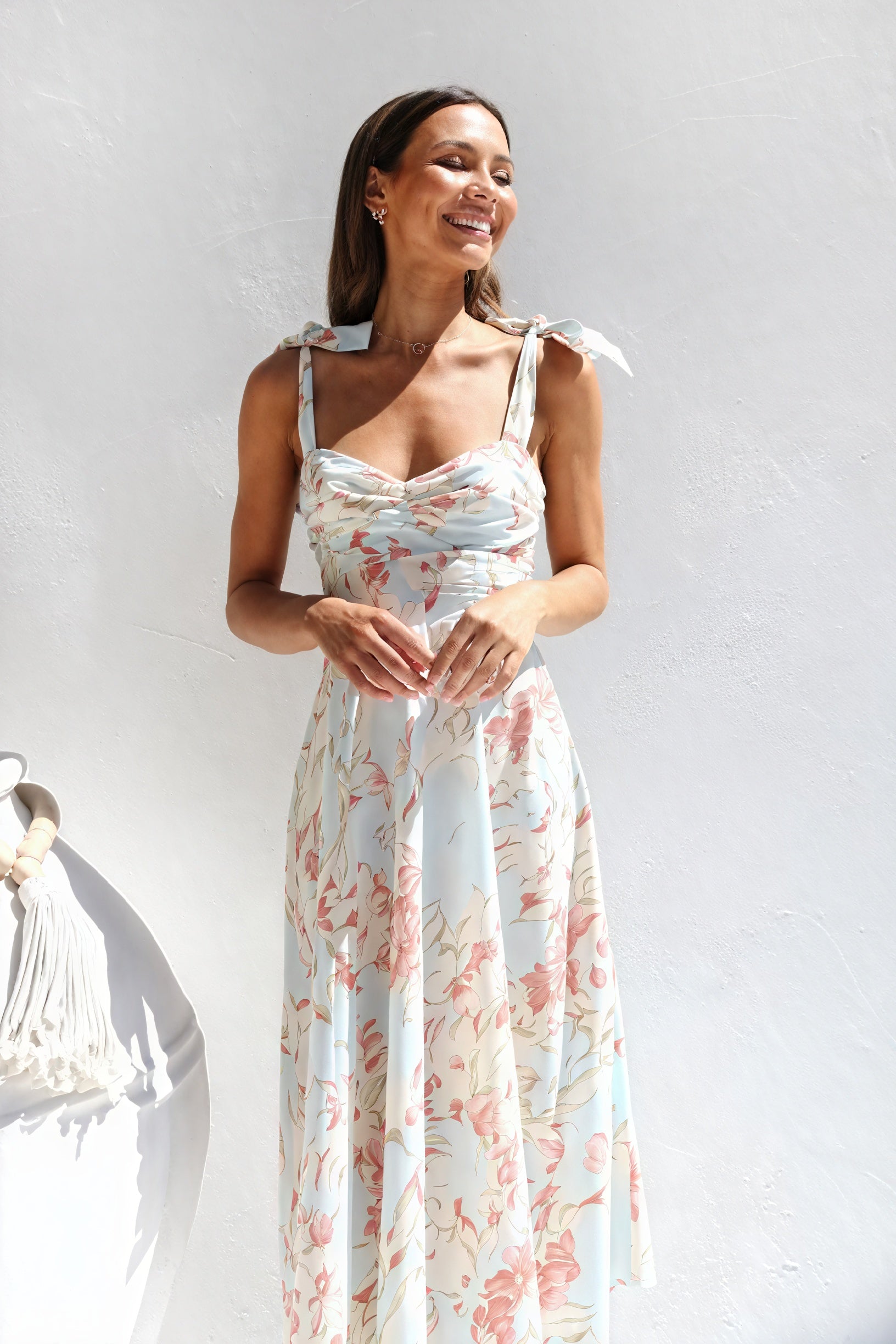 Robe Midi Florale Bretelles Nouées - Coupe Ajustée, Imprimé Romantique-Dresses-Marais Paris-Abricot-S-Marais Paris