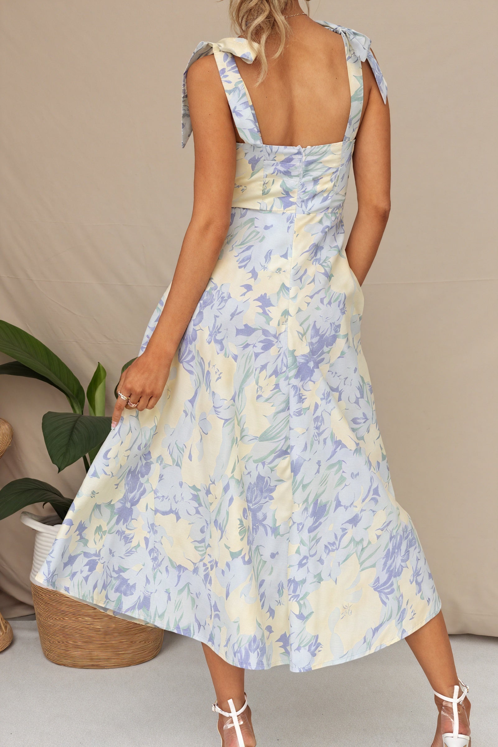 Robe Midi Florale Bretelles Nouées - Coupe Ajustée, Imprimé Romantique-Dresses-Marais Paris-Marais Paris