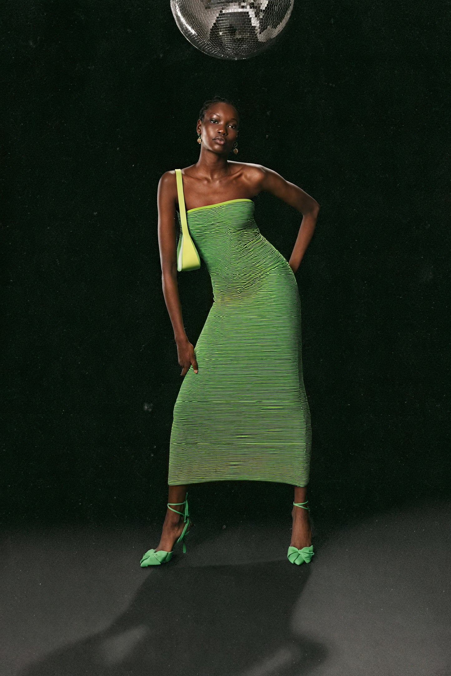 Robe Midi Rayée Sans Bretelles - Coupe Ajustée, Design Moderne-Dresses-Marais Paris-Marais Paris