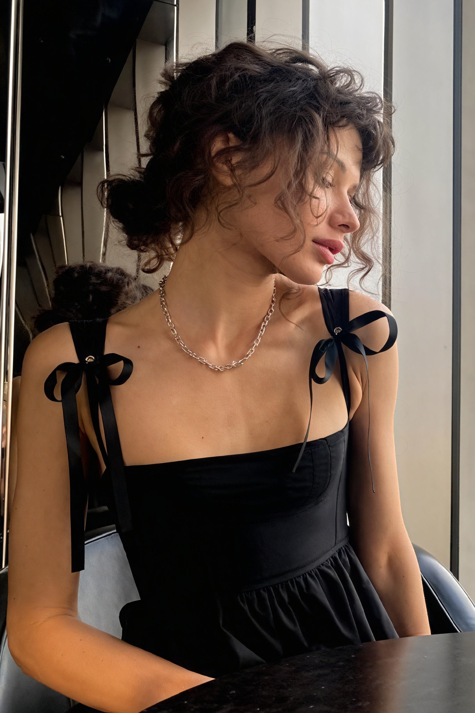 Mini Robe Bretelles Nœuds, Coupe Évasée, Décolleté Carré-Dresses-Marais Paris-Marais Paris