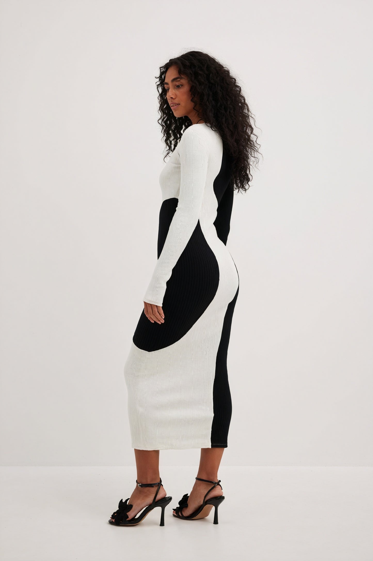 Robe Midi Femme Asymétrique Bicolore - Coupe Ajustée, Manches Longues-Dresses-Marais Paris-Marais Paris