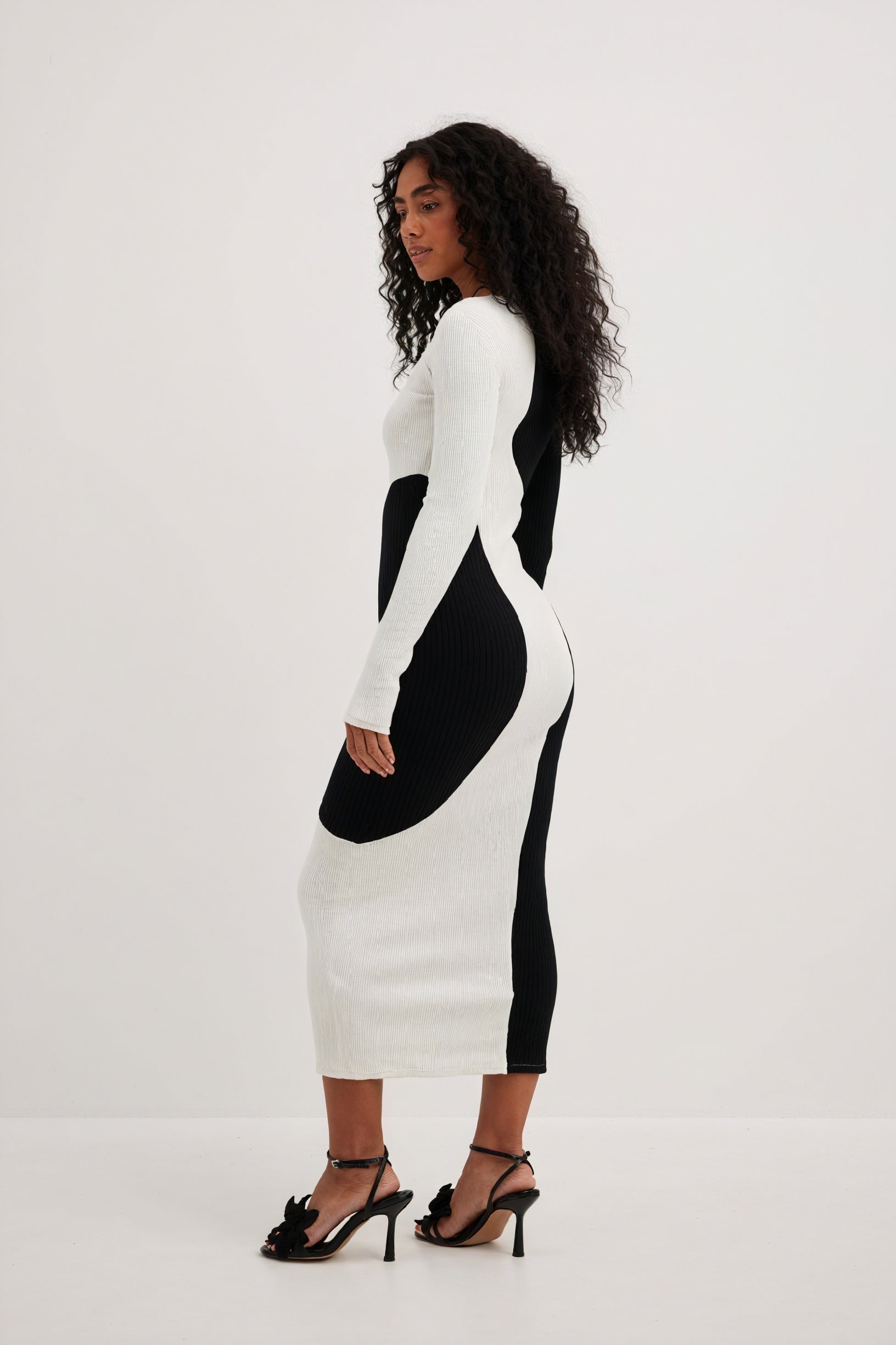 Robe Midi Femme Asymétrique Bicolore - Coupe Ajustée, Manches Longues-Dresses-Marais Paris-Marais Paris