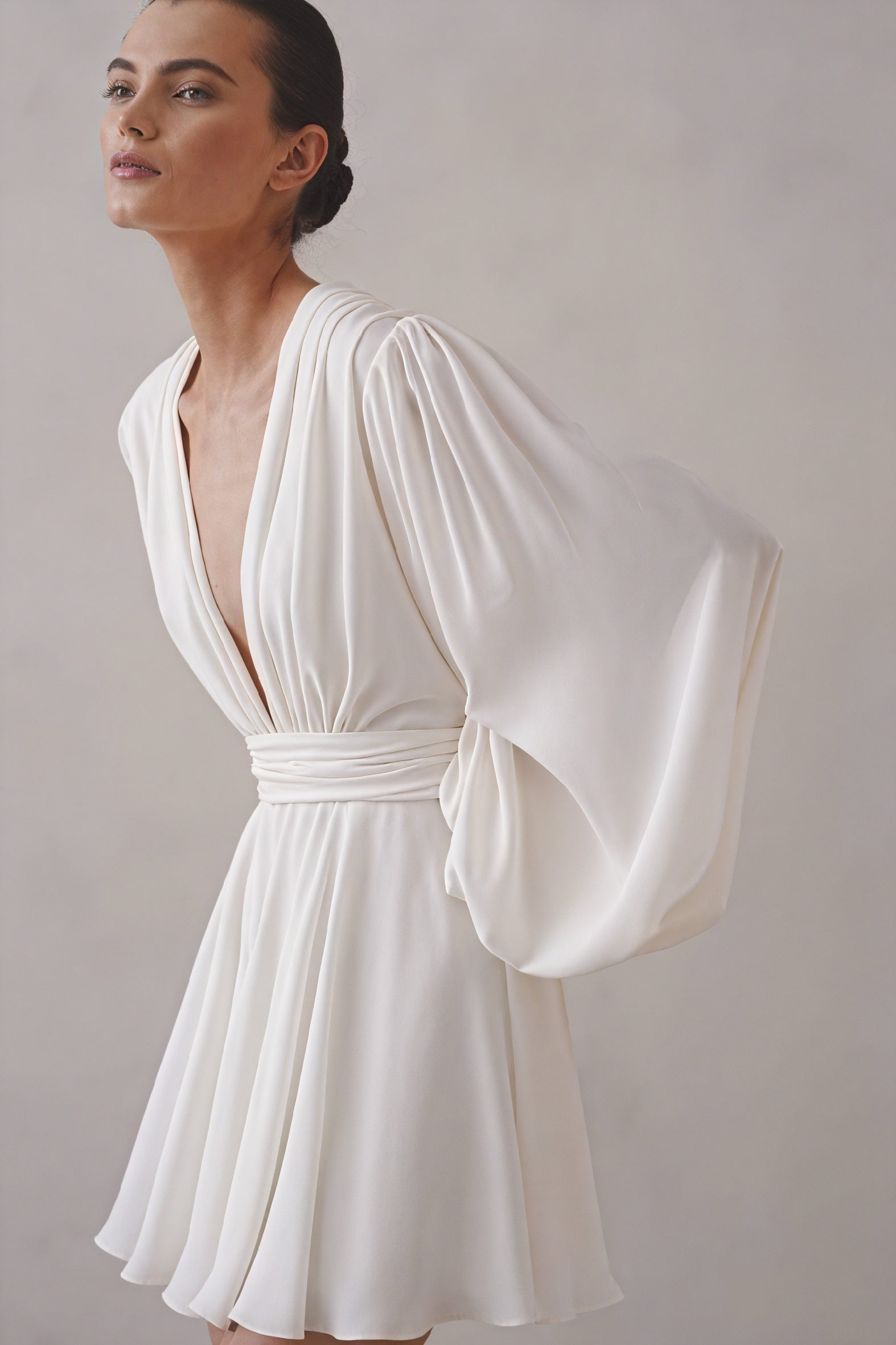 Robe Fluide Manches Ballons, Encolure V, Taille Définie-Dresses-Marais Paris-Blanc-S-Marais Paris