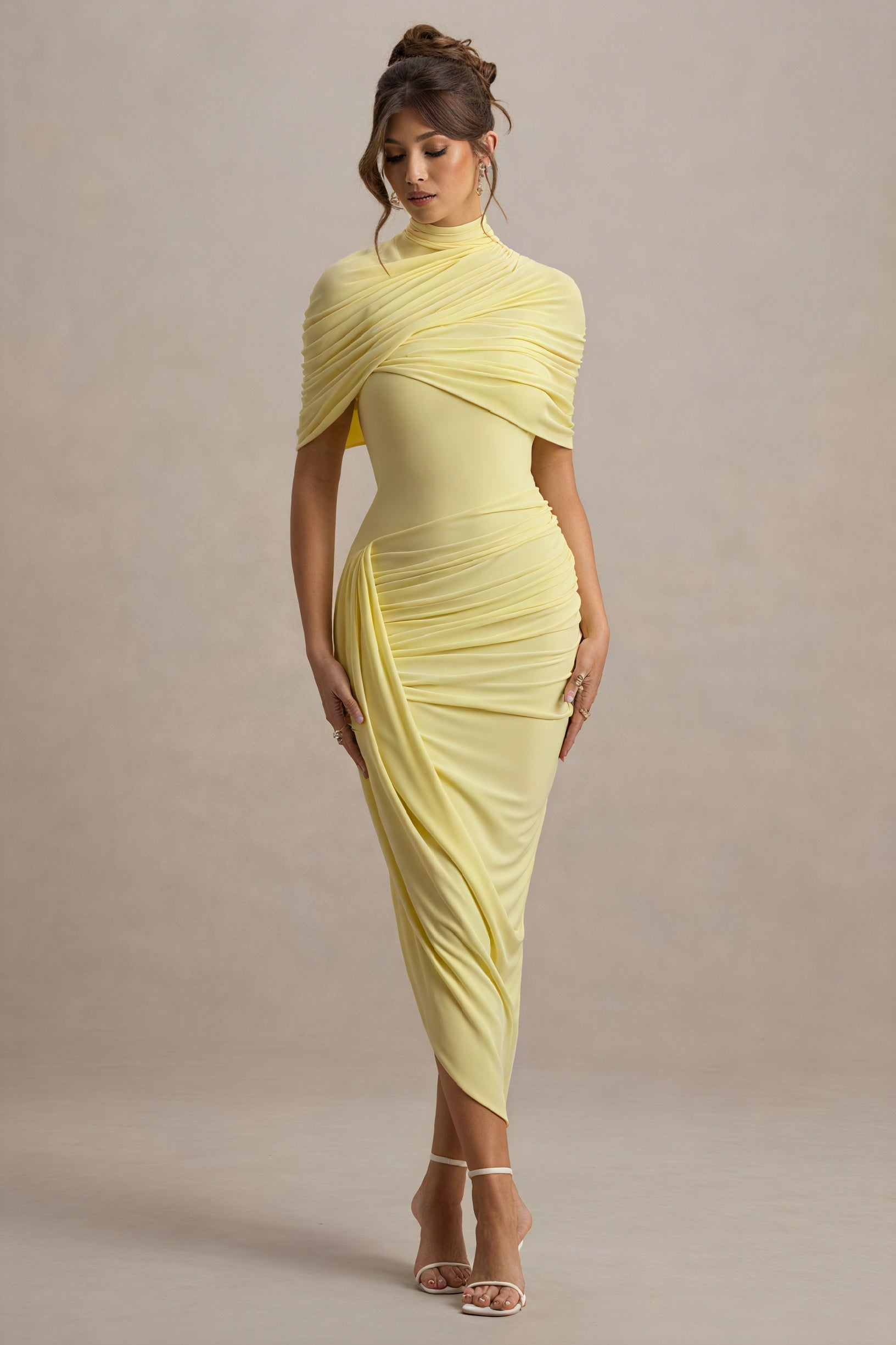 Robe Drapée Asymétrique – Élégante, Moderne, Soirée-Midi Dresses-Marais Paris-Jaune-S-Marais Paris