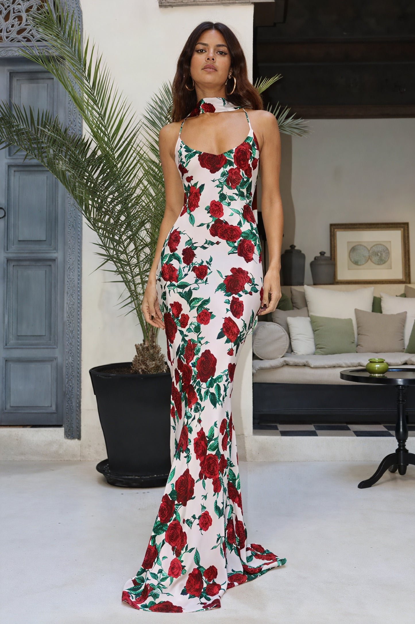Robe Longue Florale, Dos Nu, Bretelles Spaghetti, Coupe Ajustée-Maxi Dresses-Marais Paris-Blanc-S-Marais Paris