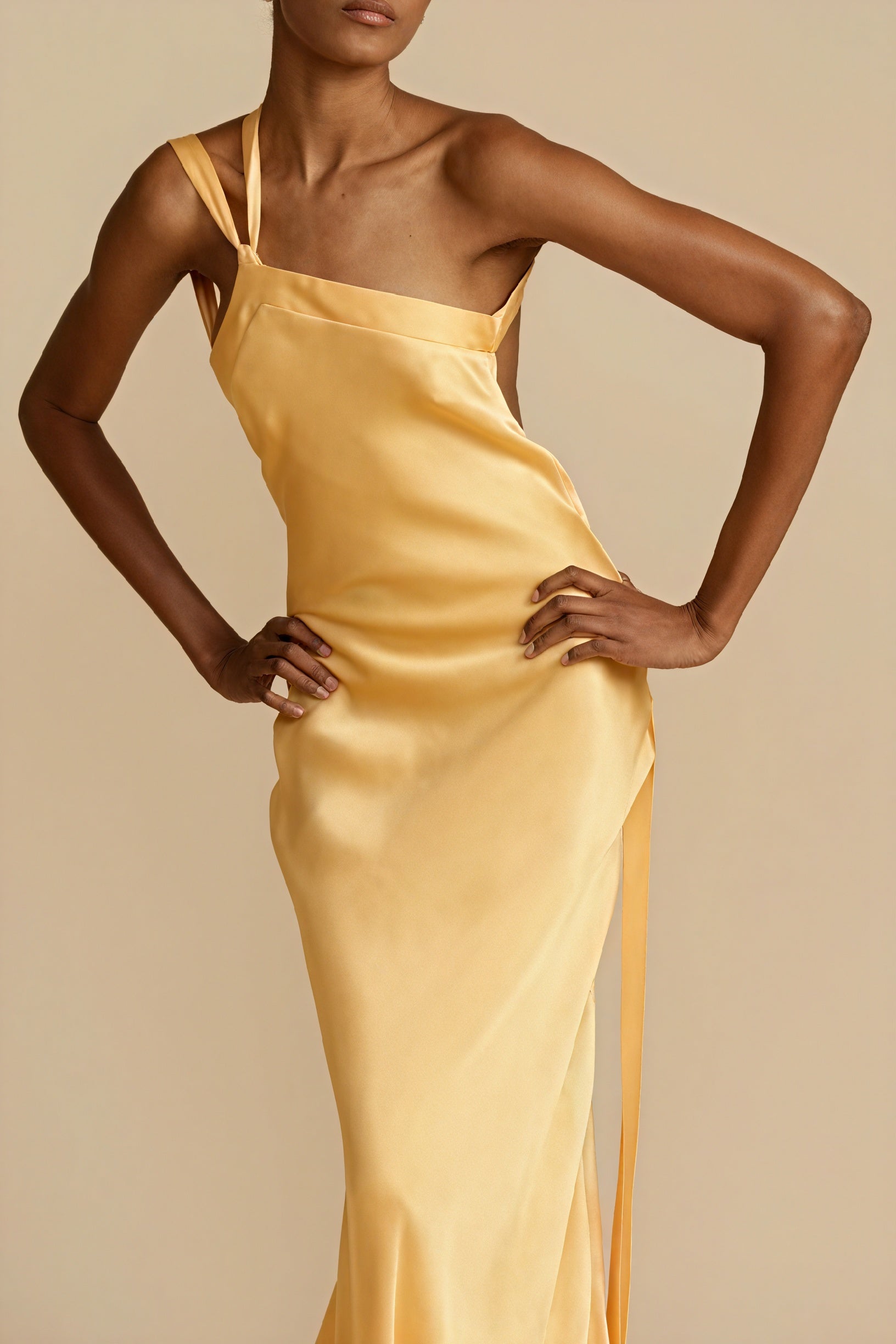 Robe Longue Épaule Nue, Coupe Fluide, Soirée Élégante-Maxi Dresses-Marais Paris-Marais Paris