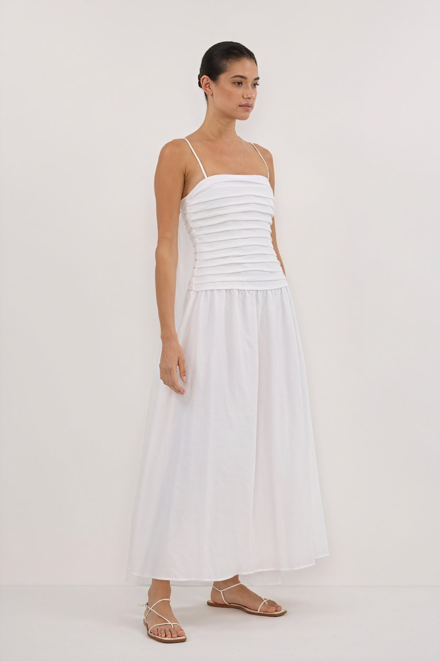 Robe Midi Plissée Bretelles Fines - A-line, Élégante-Midi Dresses-Marais Paris-Marais Paris