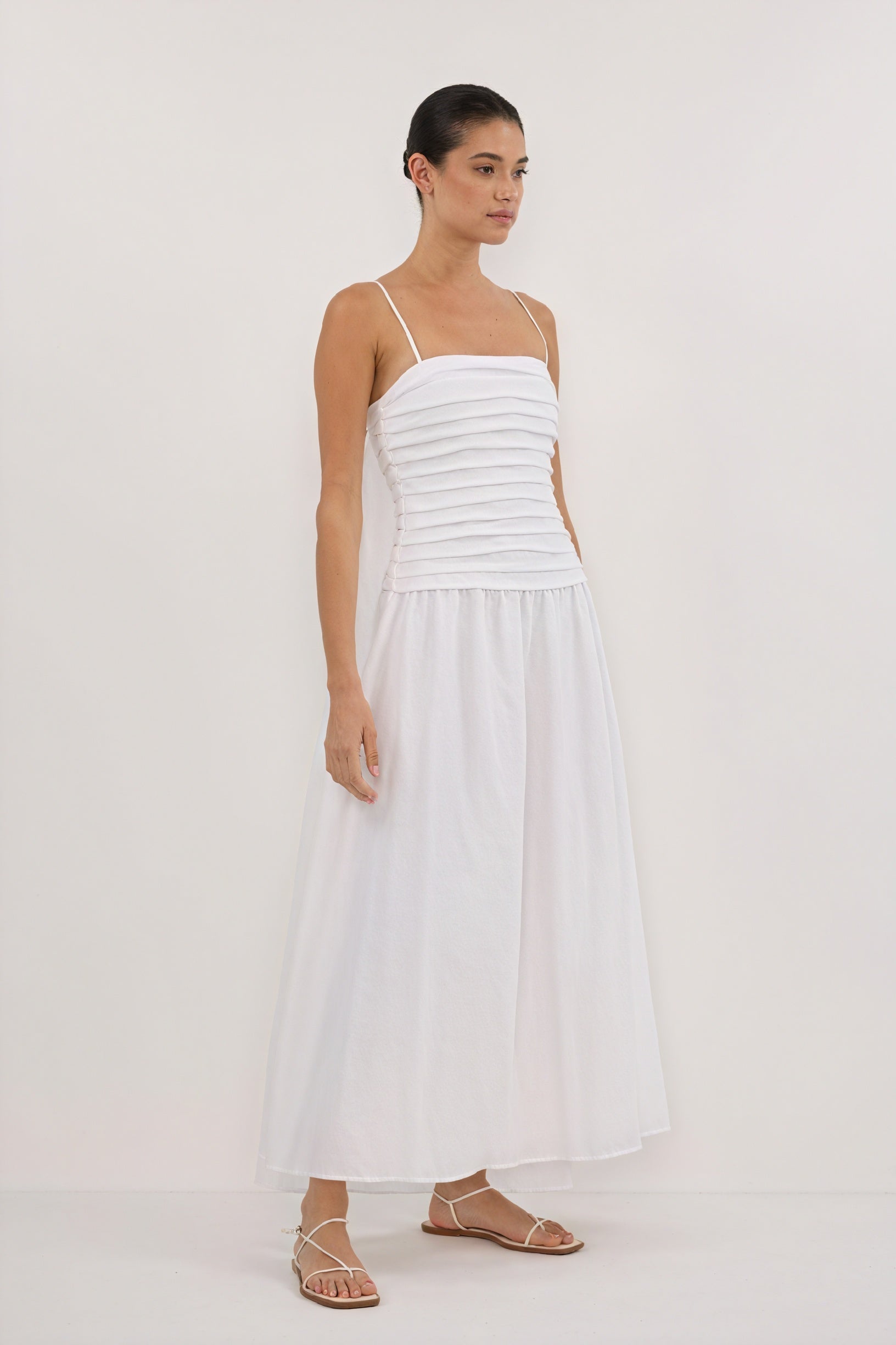 Robe Midi Plissée Bretelles Fines - A-line, Élégante-Midi Dresses-Marais Paris-Marais Paris