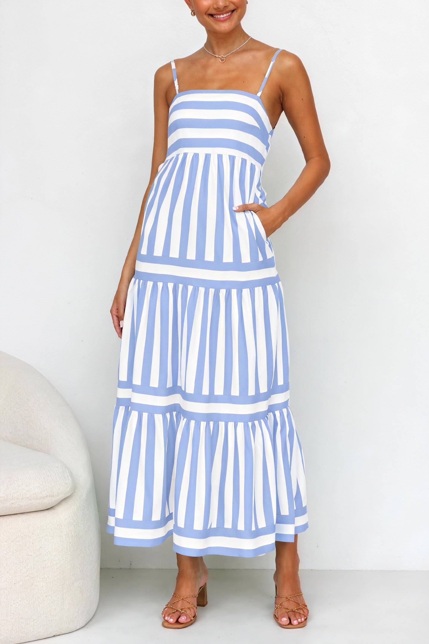 Robe Maxi Rayée à Bretelles Spaghetti, Longue, Poches-Dresses-Marais Paris-Bleu Clair-S-Marais Paris
