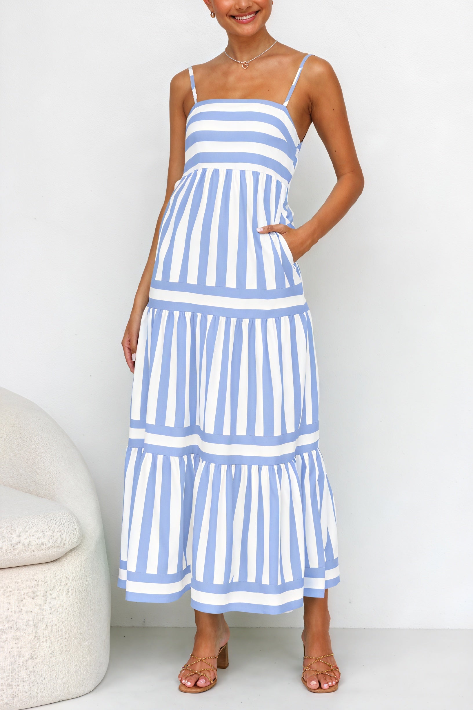 Robe Maxi Rayée à Bretelles Spaghetti, Longue, Poches-Dresses-Marais Paris-Bleu Clair-S-Marais Paris
