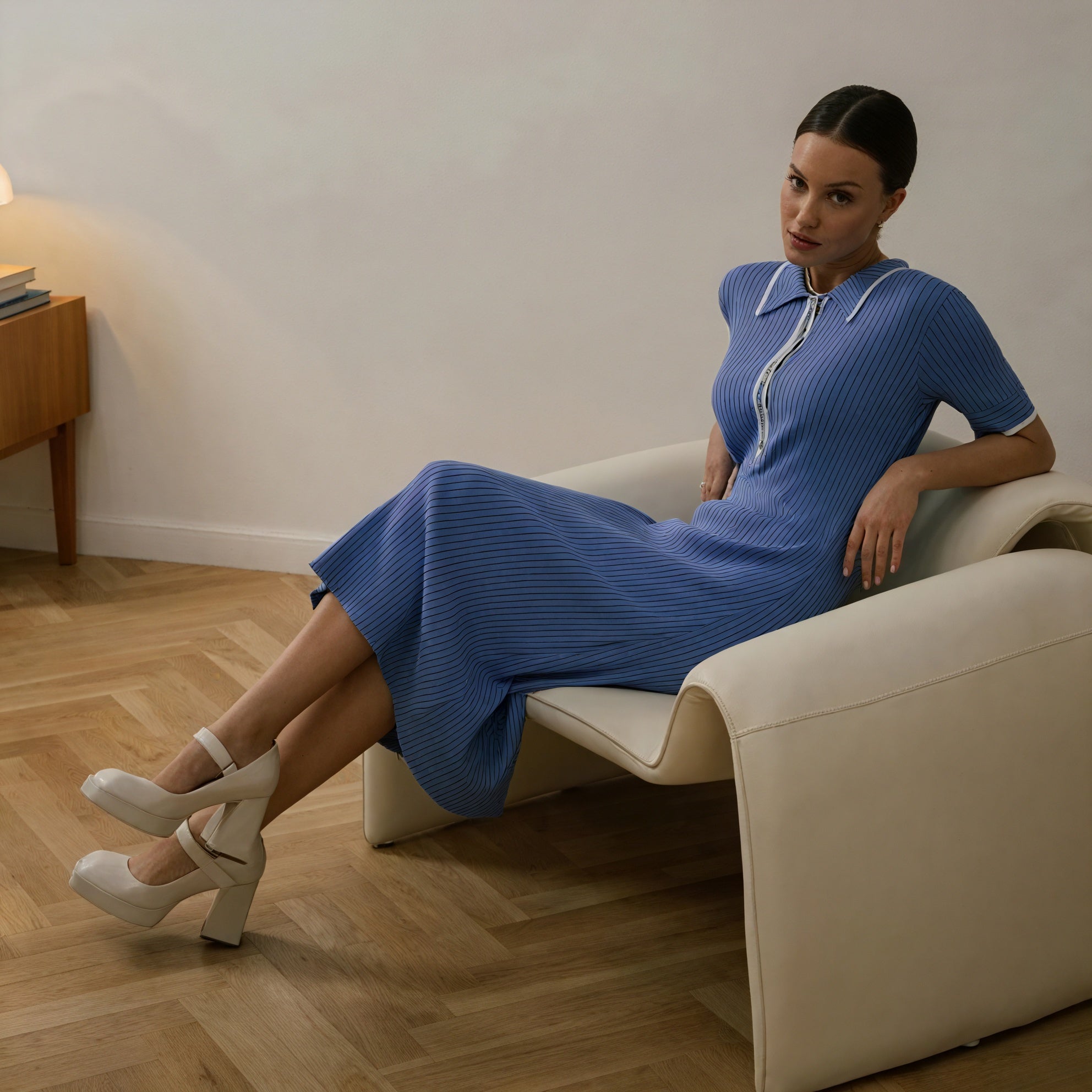 Robe Midi Coupe Ajustée Détails Boutons Dorés-Marais Paris-Marais Paris